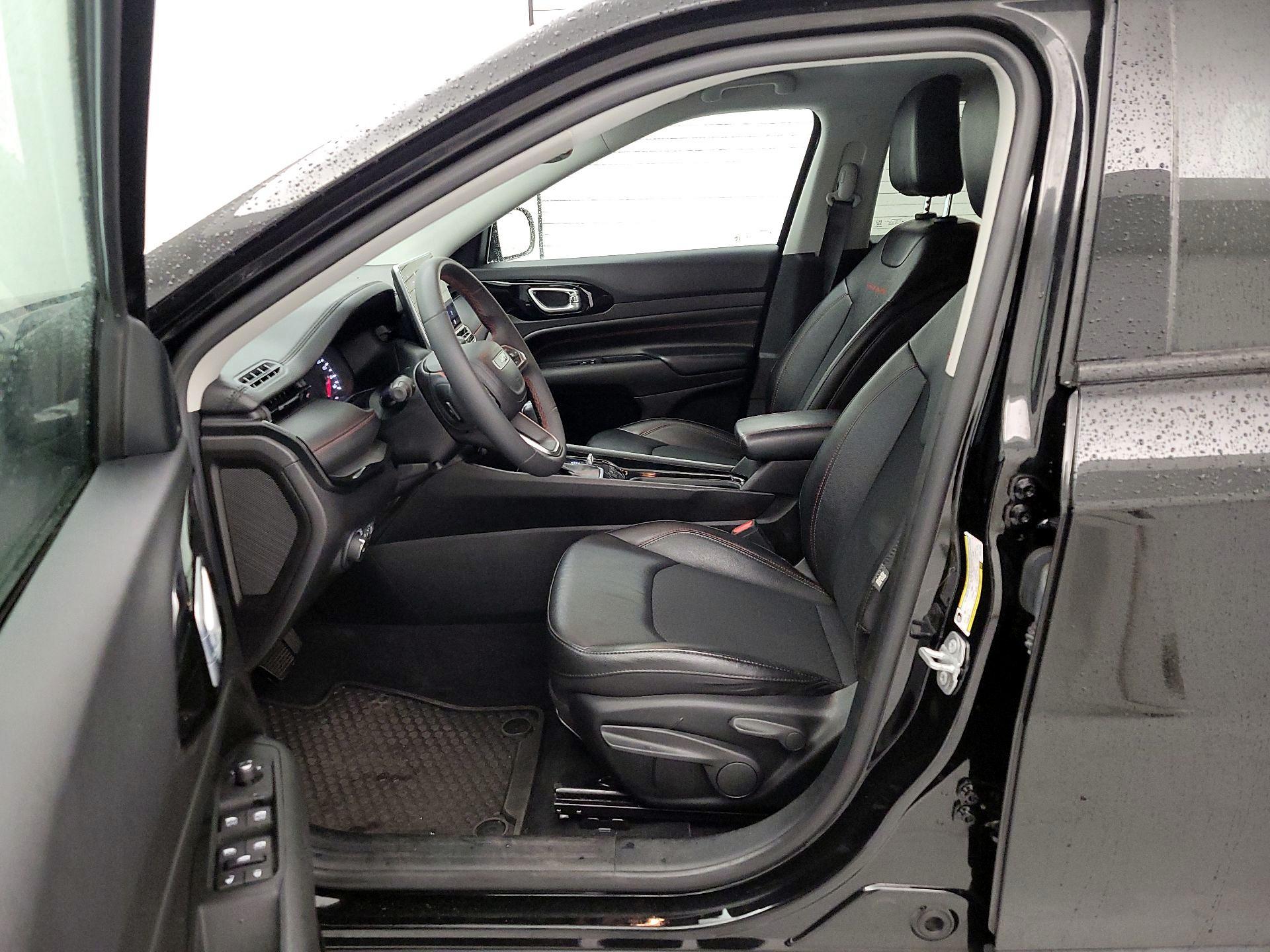 Thumbnail: 2022 Jeep Compass - 11