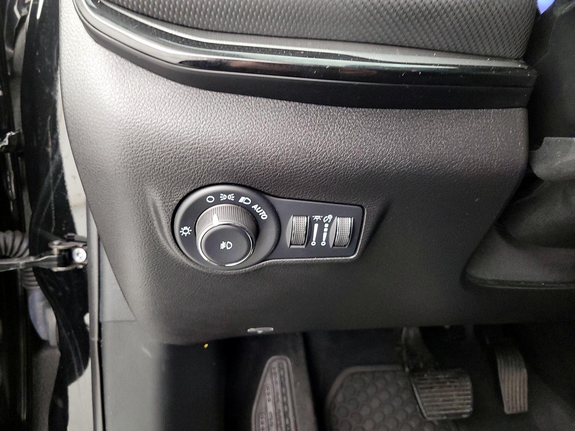 Thumbnail: 2022 Jeep Compass - 13