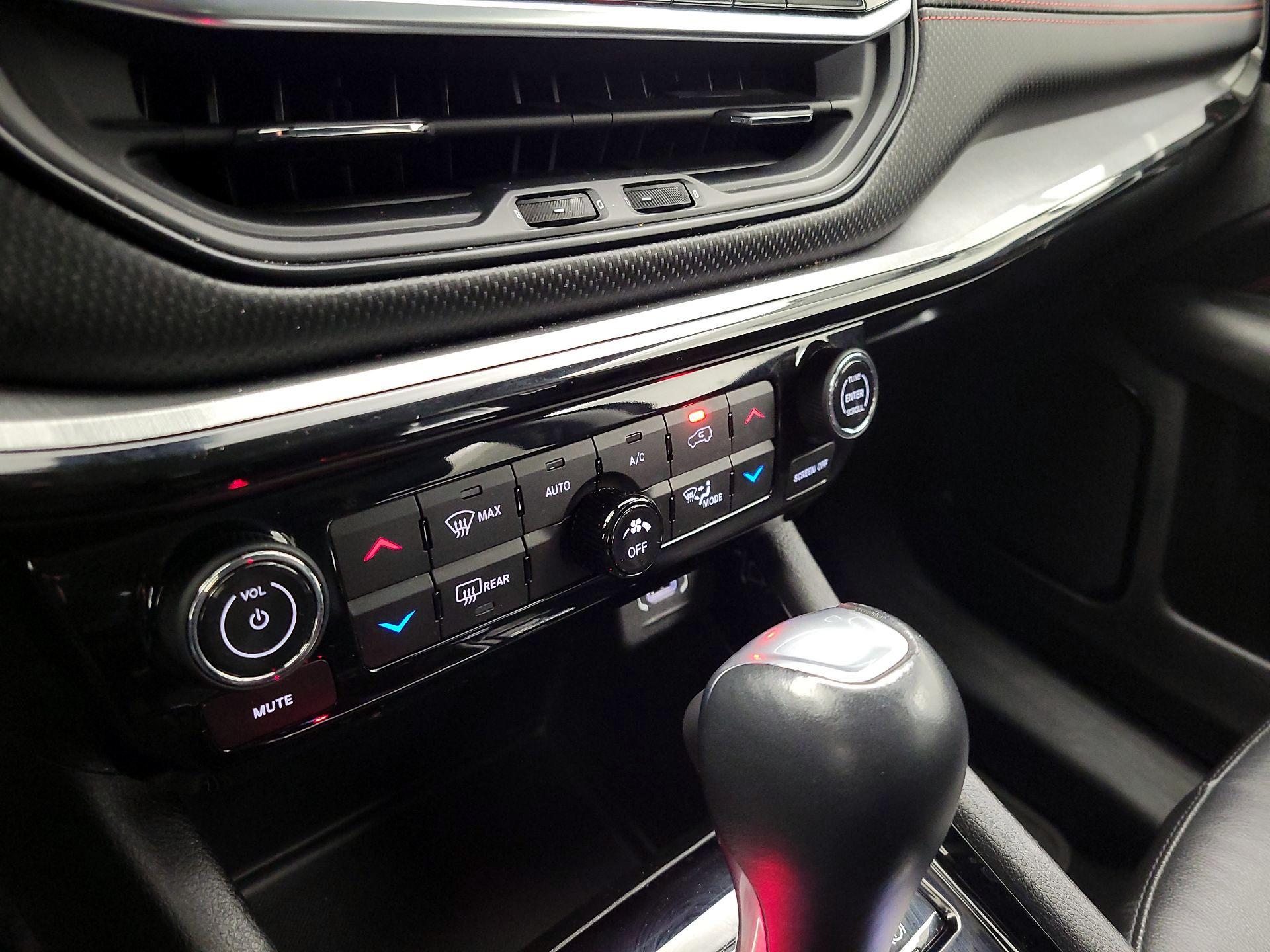 Thumbnail: 2022 Jeep Compass - 16