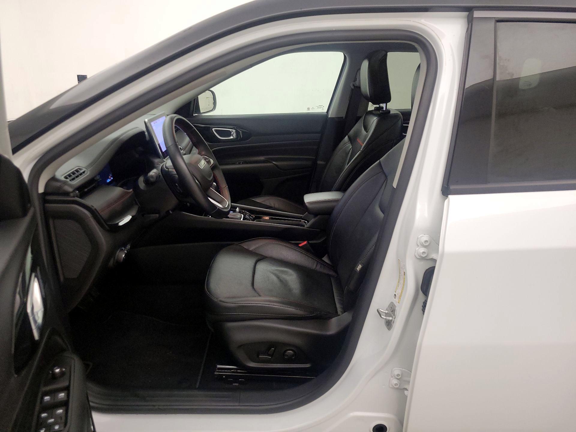 Thumbnail: 2022 Jeep Compass - 11