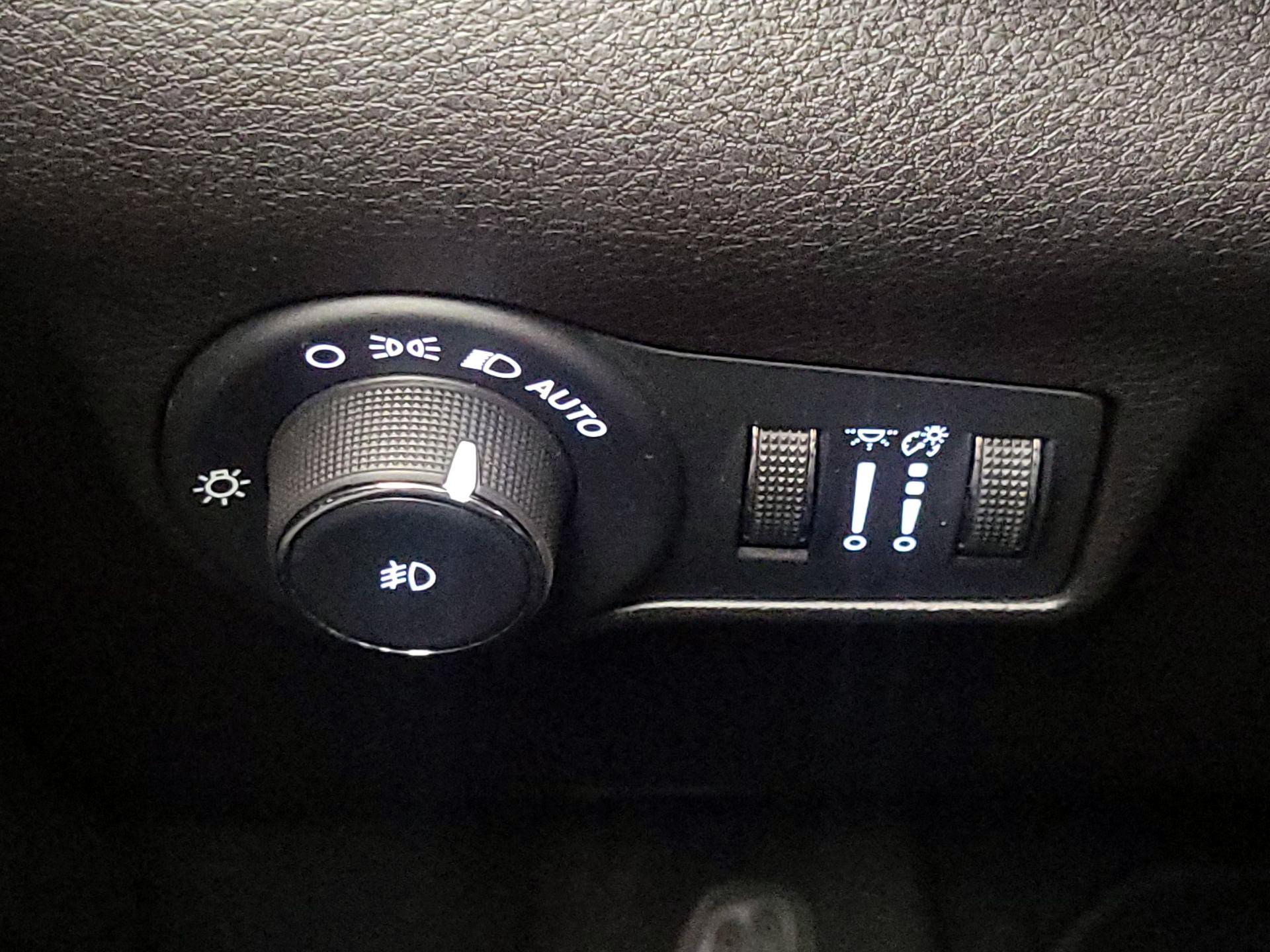 Thumbnail: 2022 Jeep Compass - 13