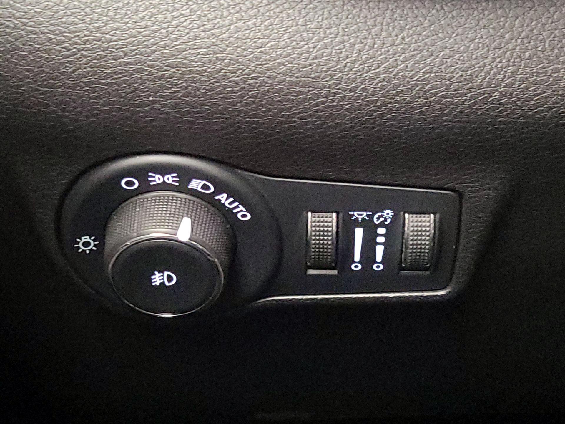 Thumbnail: 2022 Jeep Compass - 13