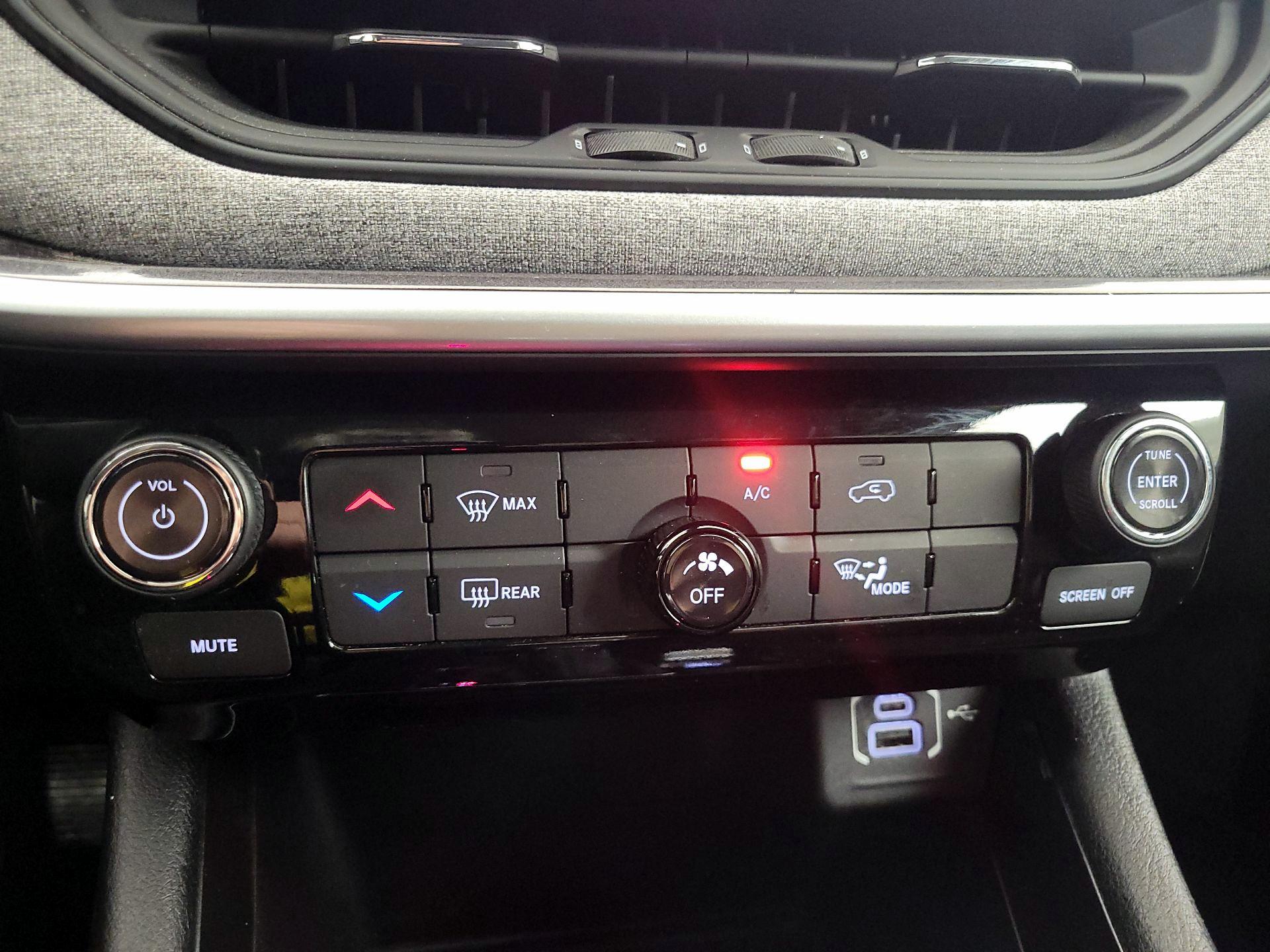 Thumbnail: 2022 Jeep Compass - 16