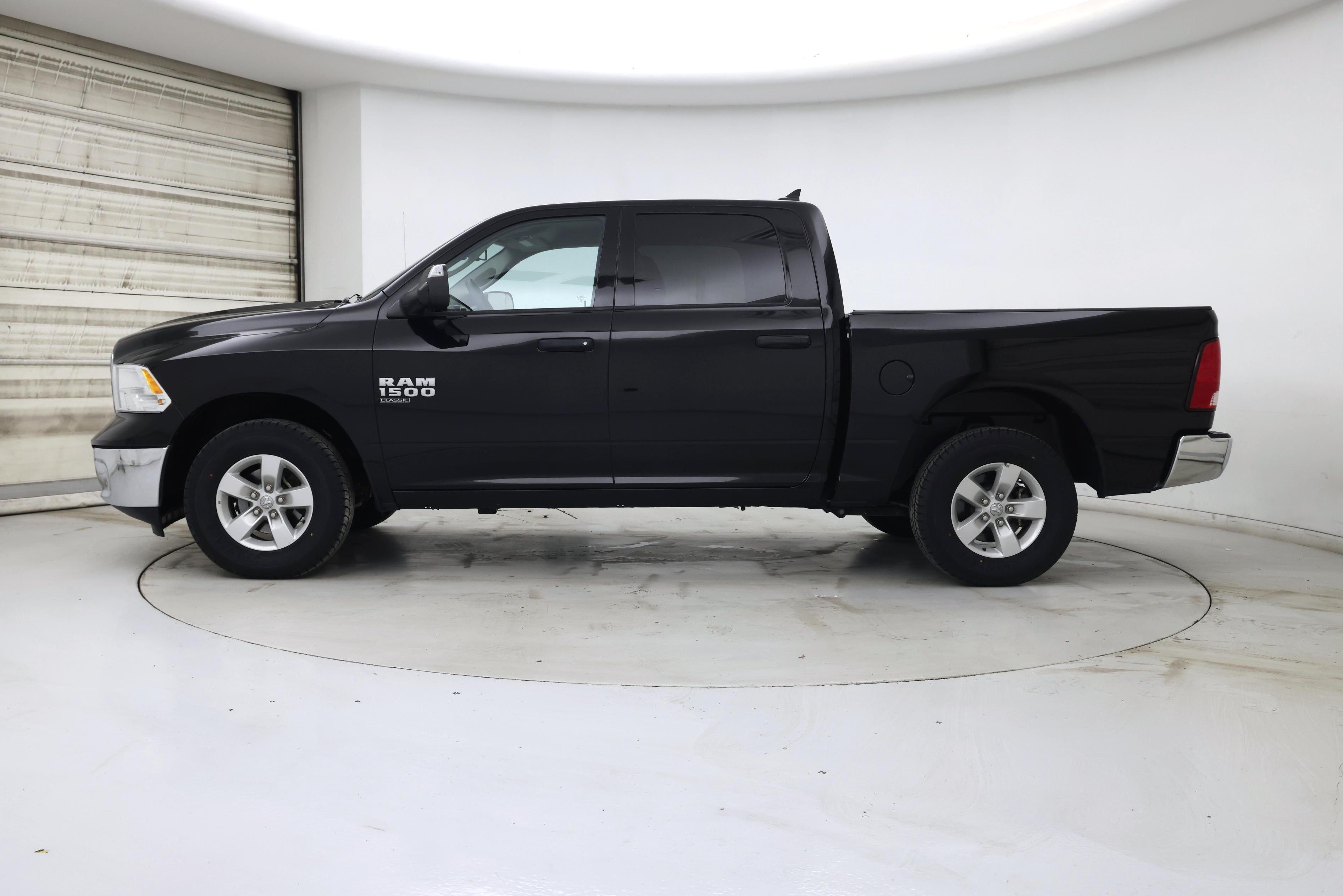 Thumbnail: 2023 RAM 1500 Classic - 3