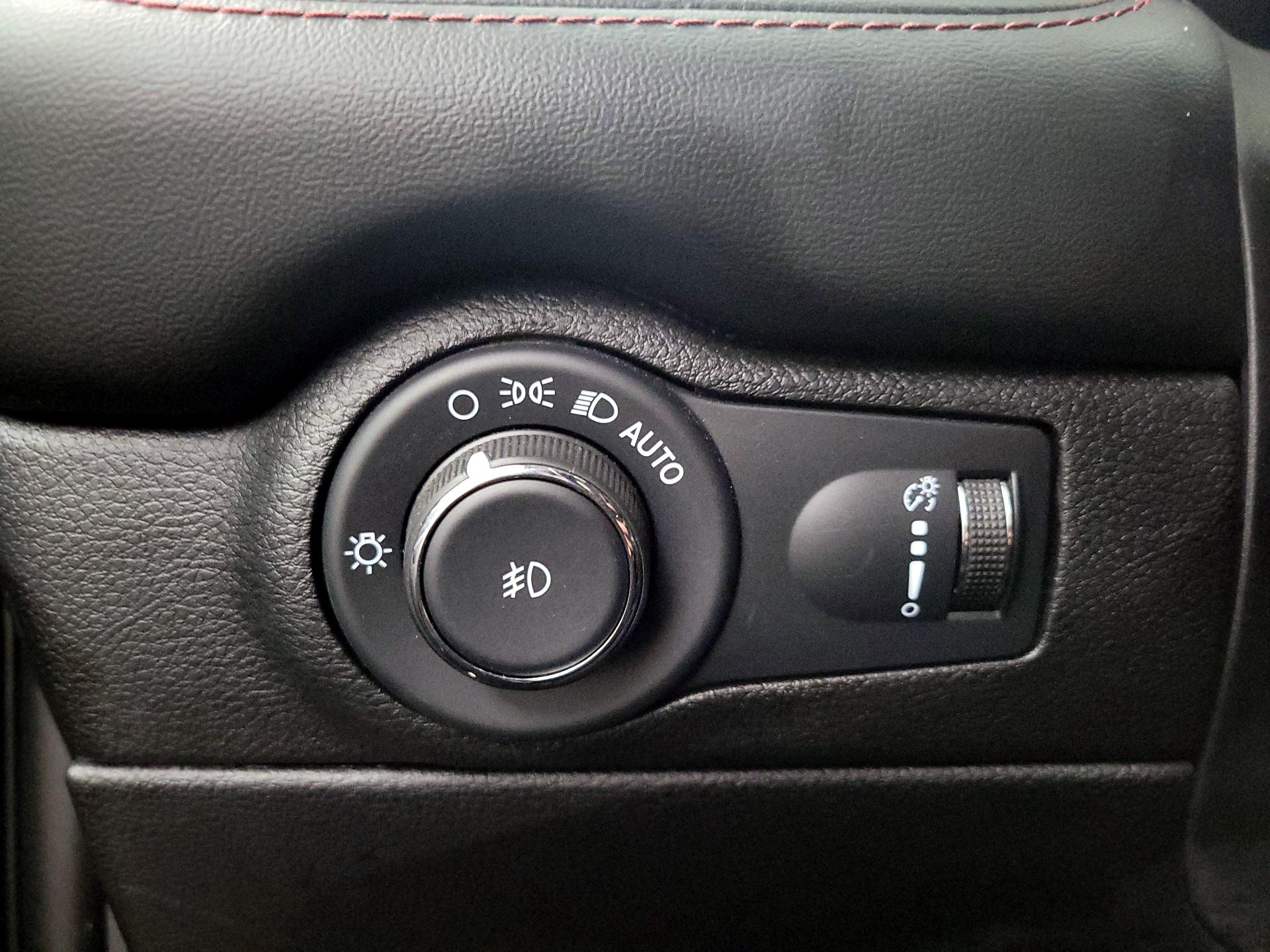 Thumbnail: 2022 Dodge Durango - 13