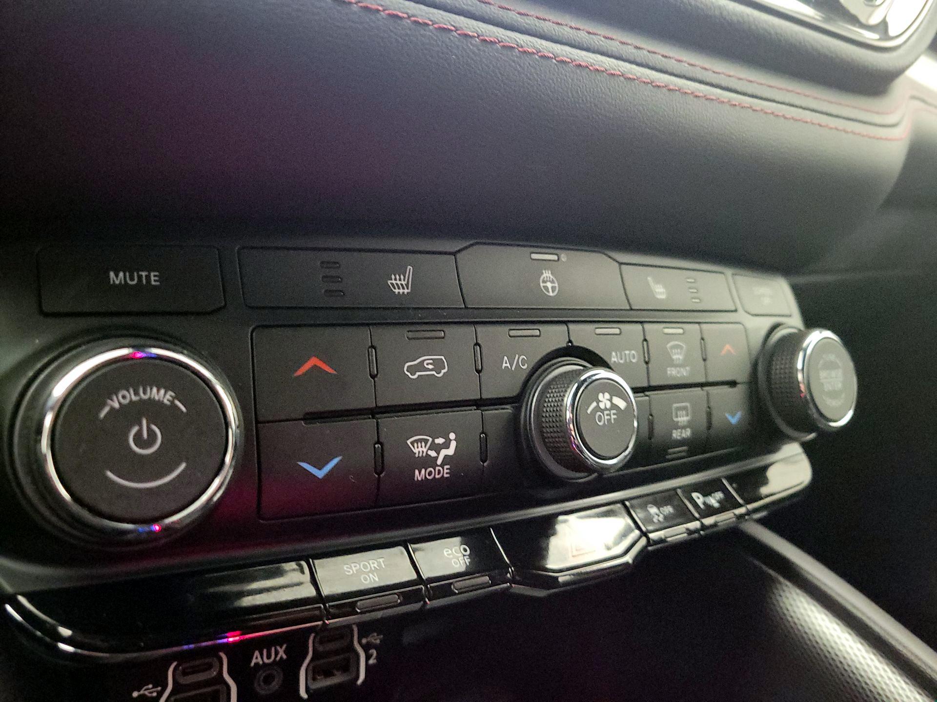 Thumbnail: 2022 Dodge Durango - 17