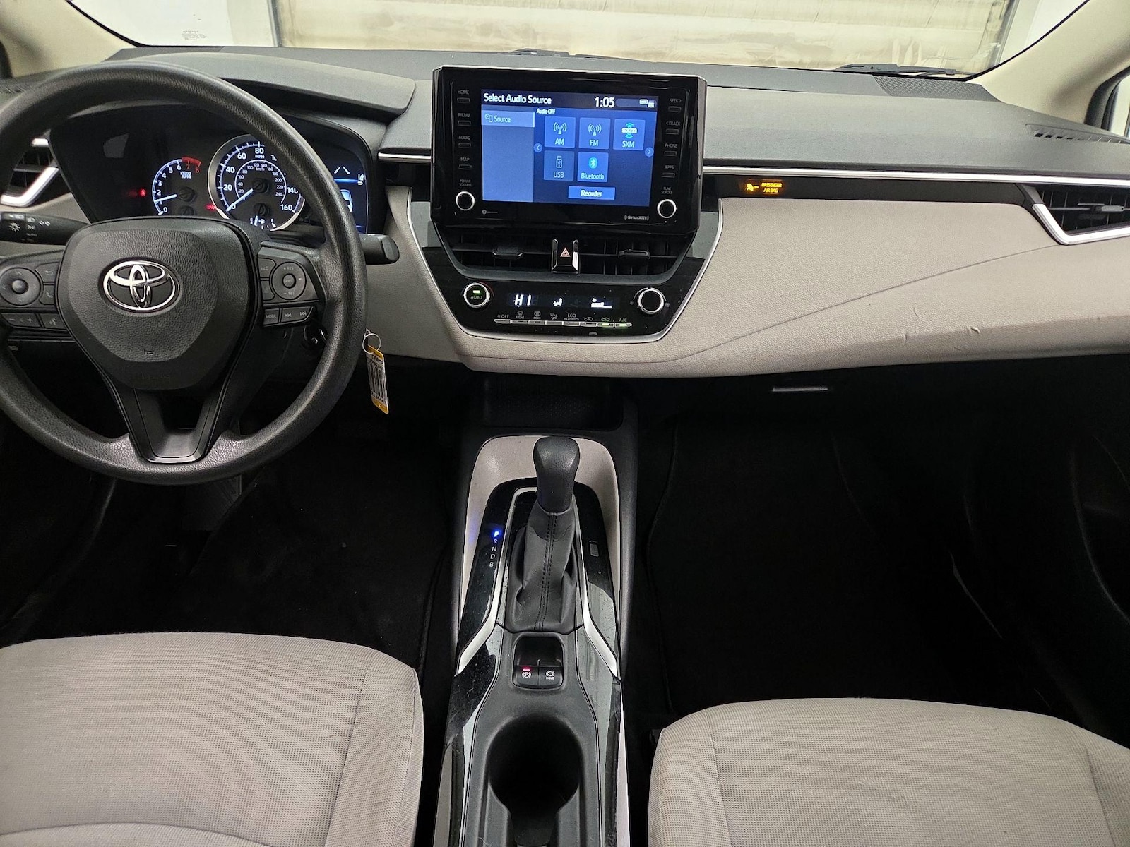 2022 Toyota Corolla LE - Photo 10