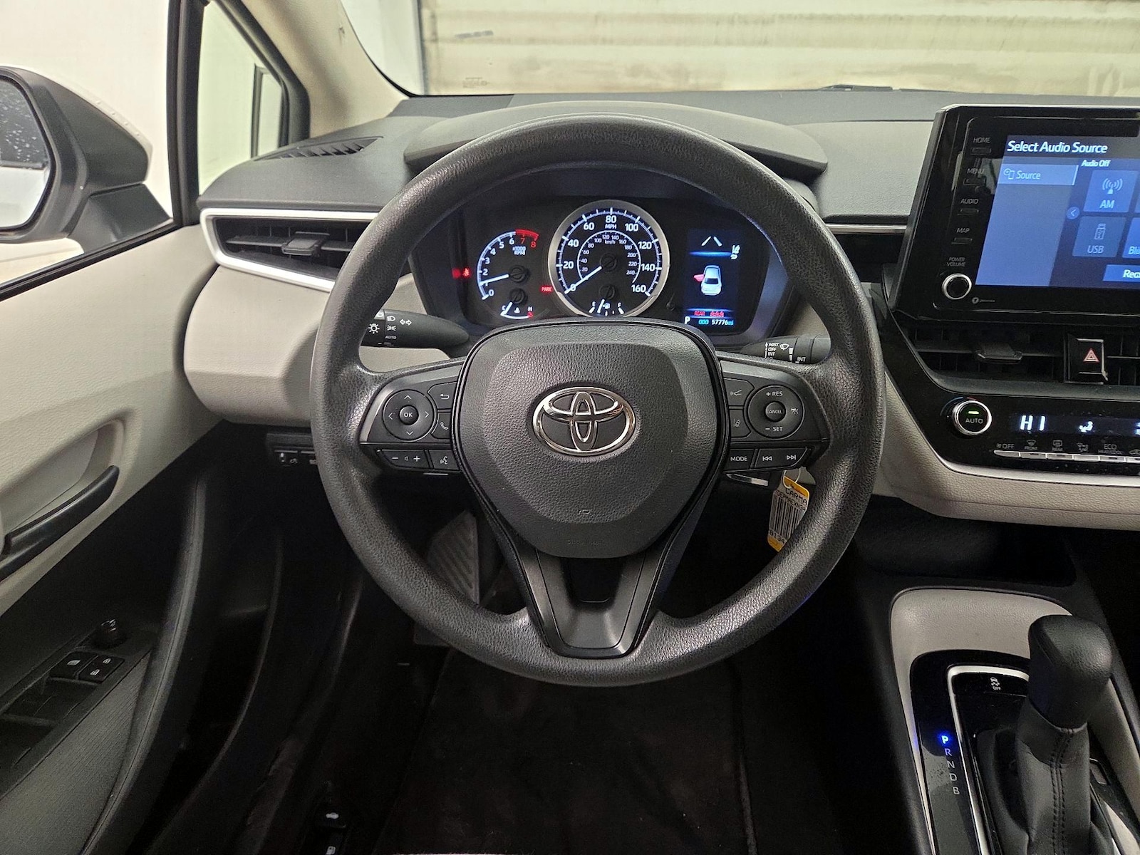 2022 Toyota Corolla LE - Photo 11