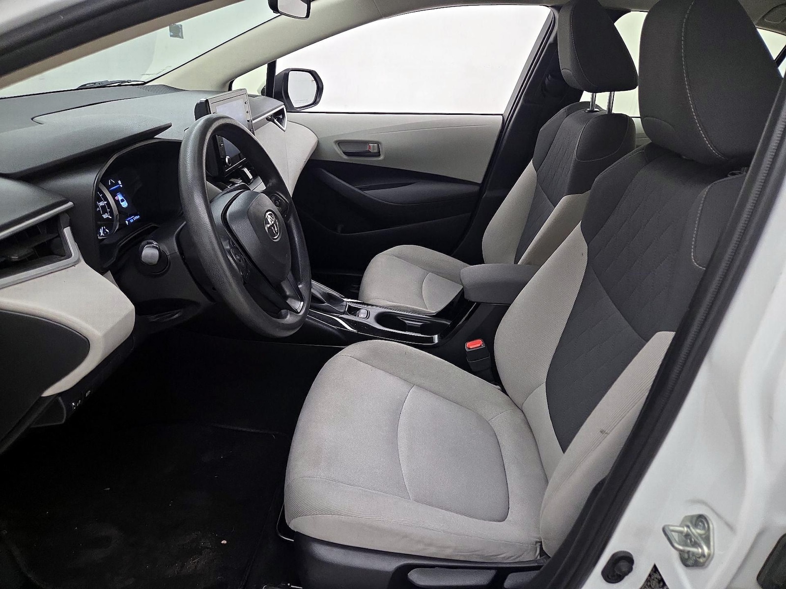 2022 Toyota Corolla LE - Photo 12