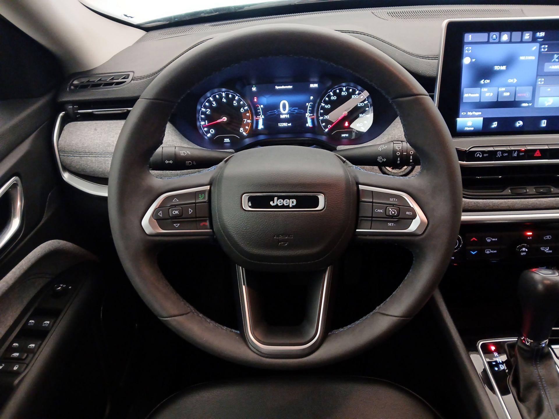 Thumbnail: 2022 Jeep Compass - 10