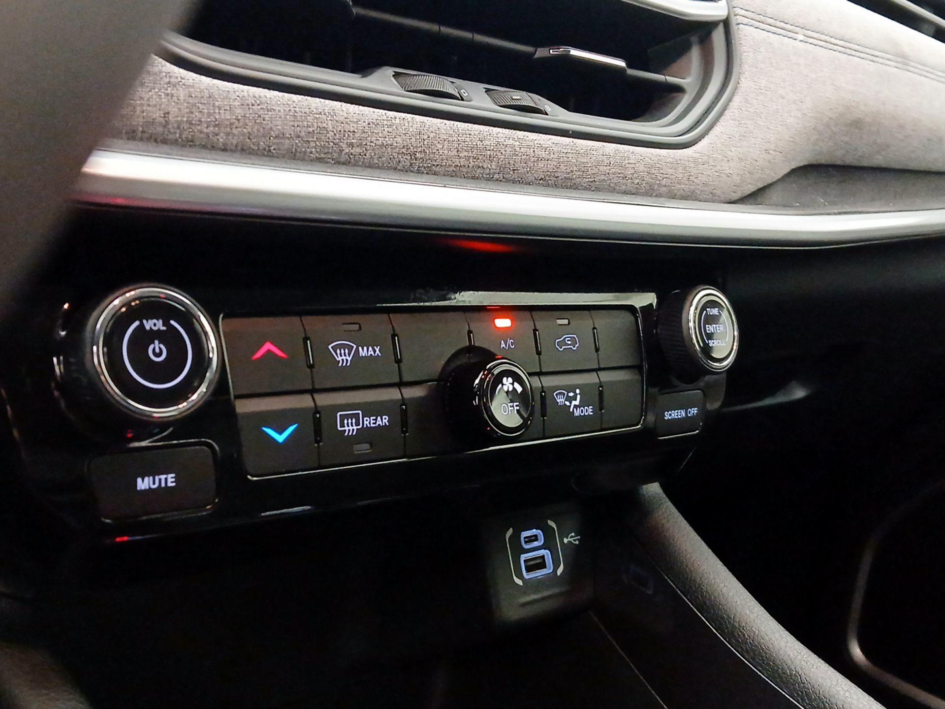 Thumbnail: 2022 Jeep Compass - 16