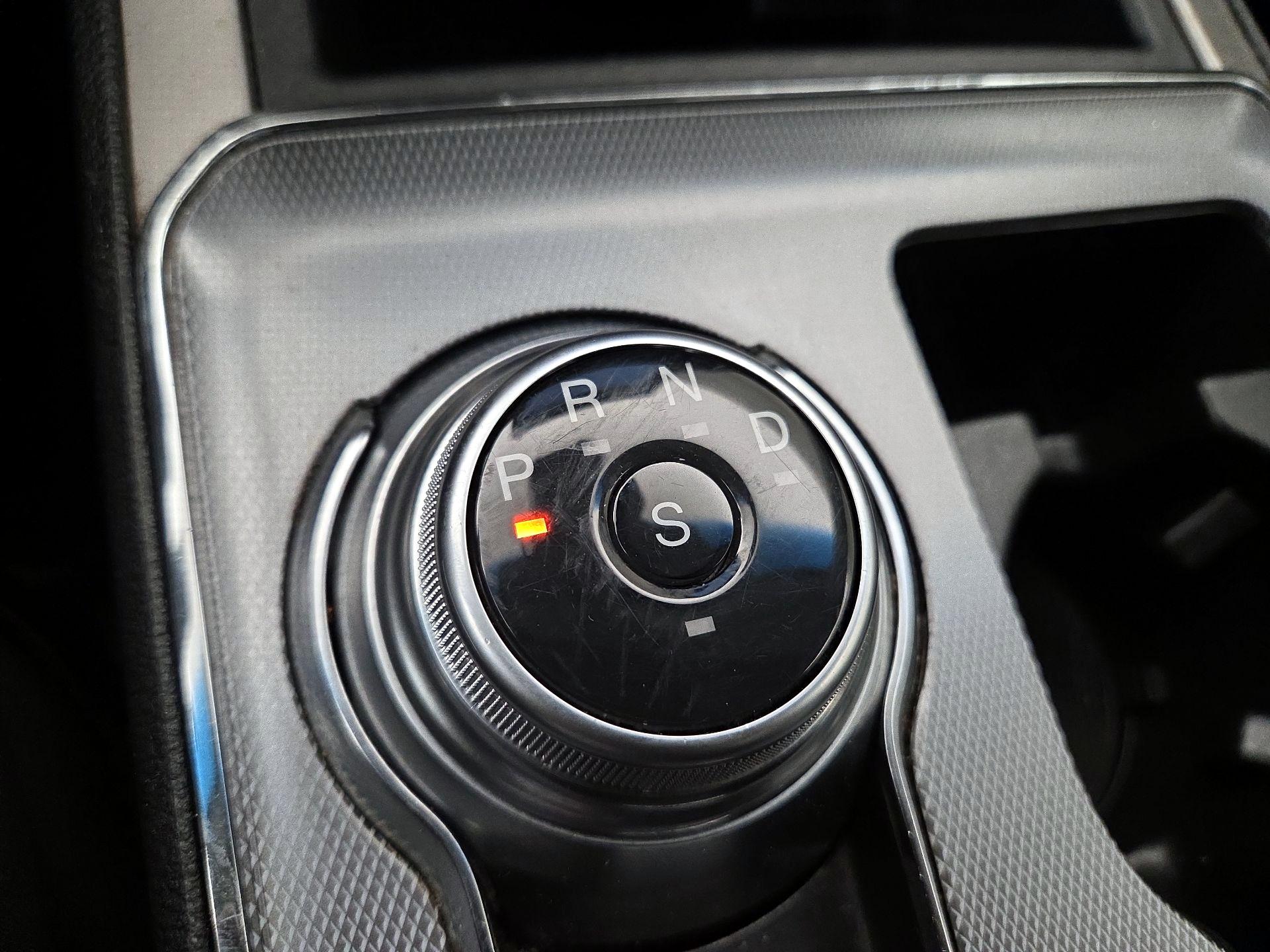 Thumbnail: 2021 Ford Edge - 17