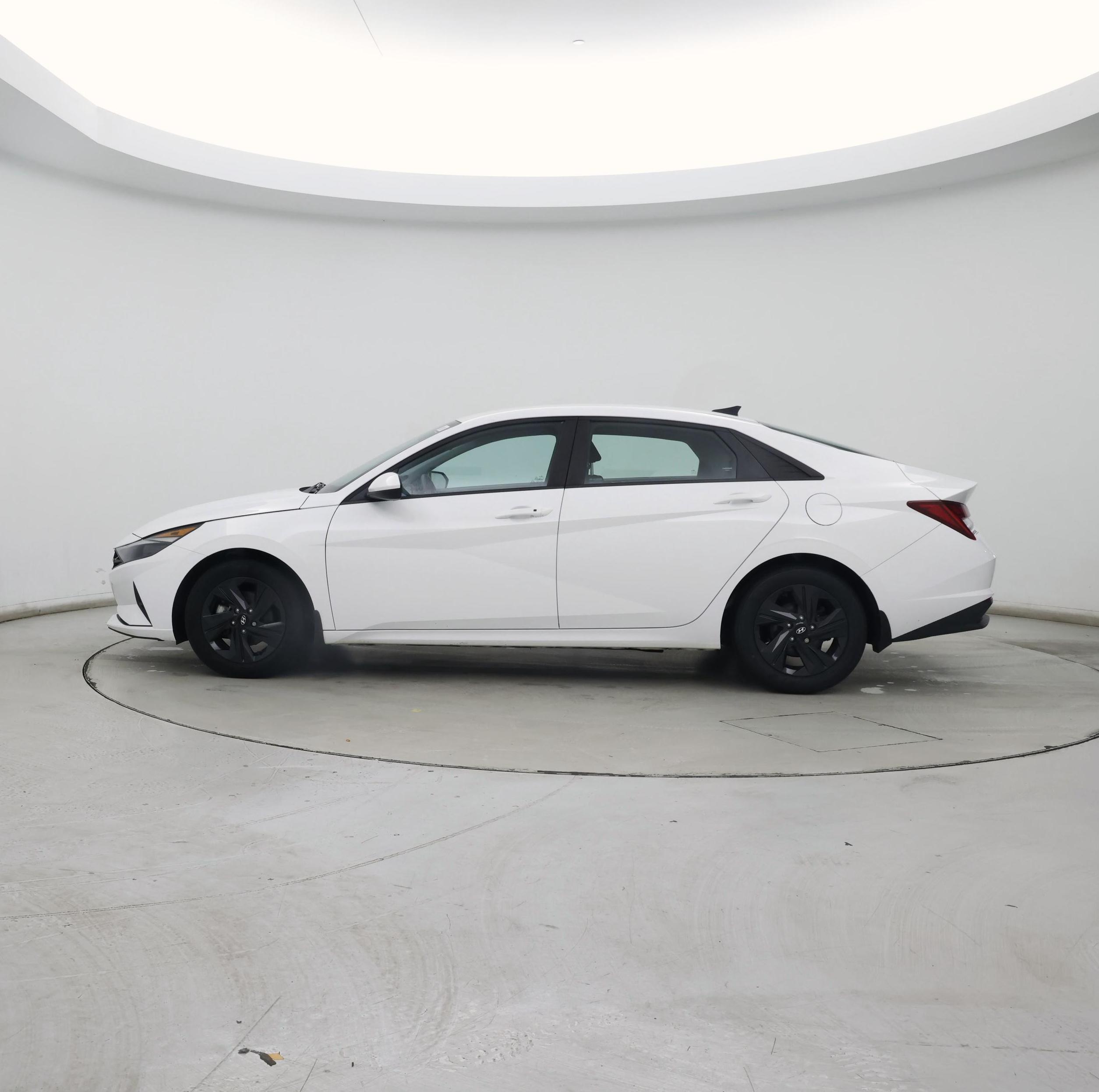 Thumbnail: 2023 Hyundai Elantra - 3