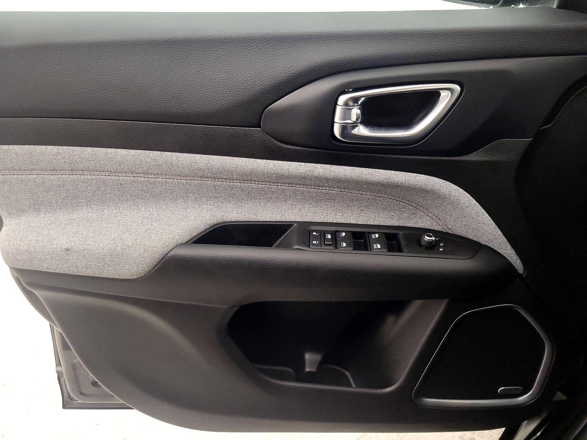 Thumbnail: 2022 Jeep Compass - 12