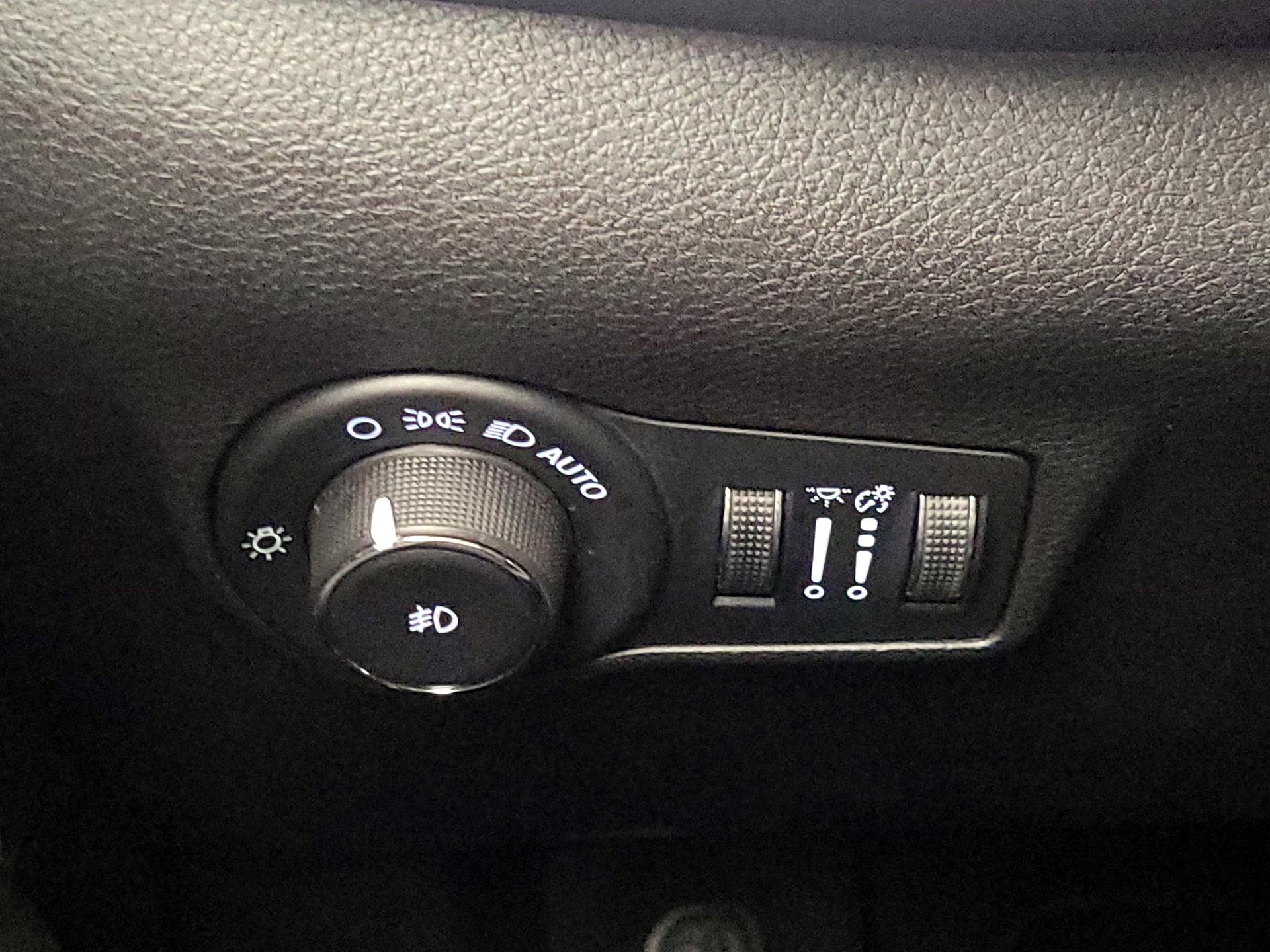 Thumbnail: 2022 Jeep Compass - 13