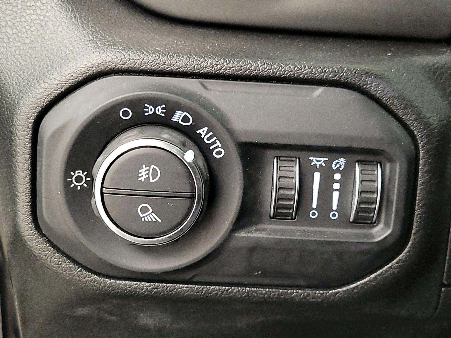 Thumbnail: 2022 Jeep Gladiator - 13