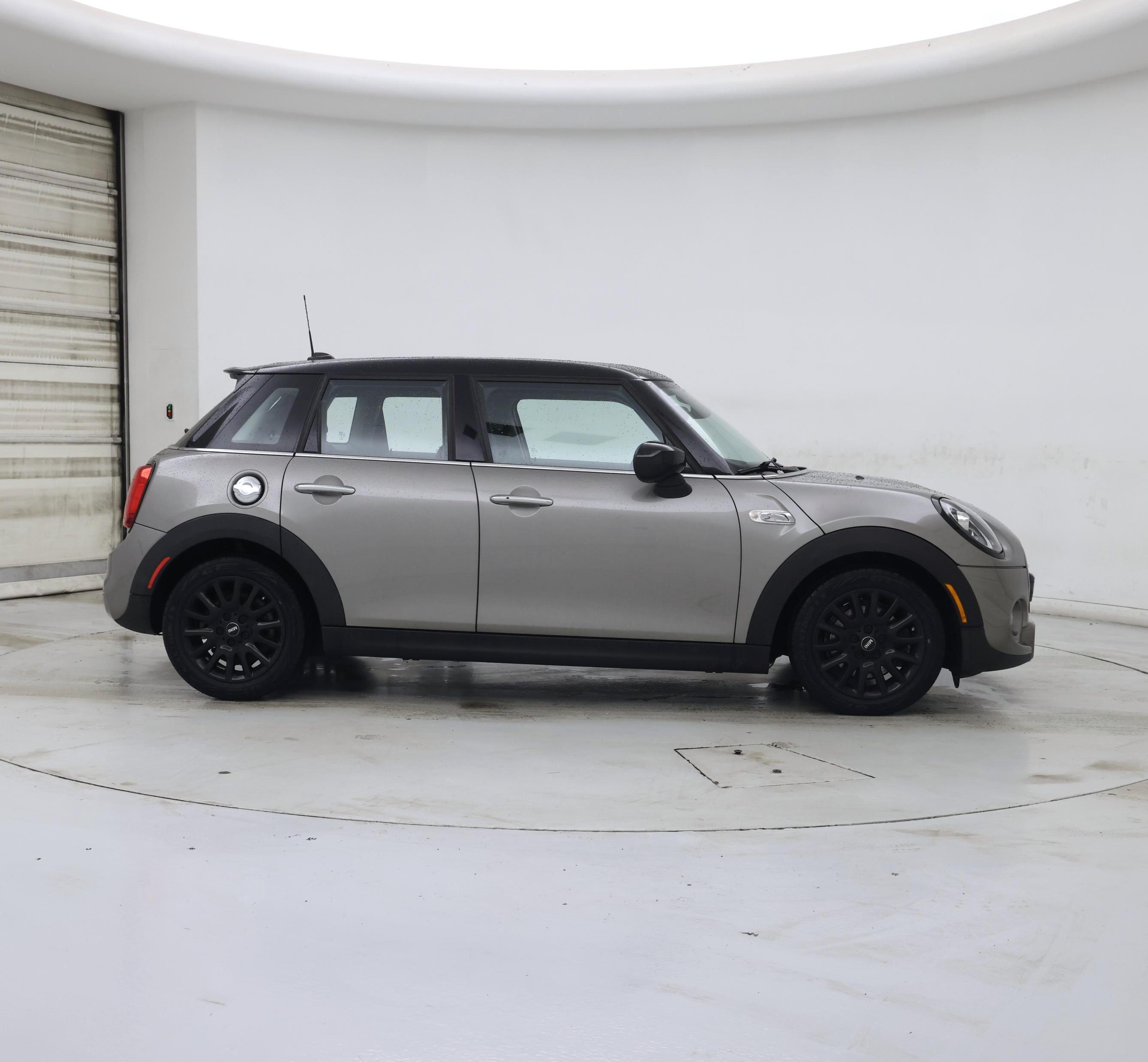 Thumbnail: 2021 MINI Cooper Hardtop - 7