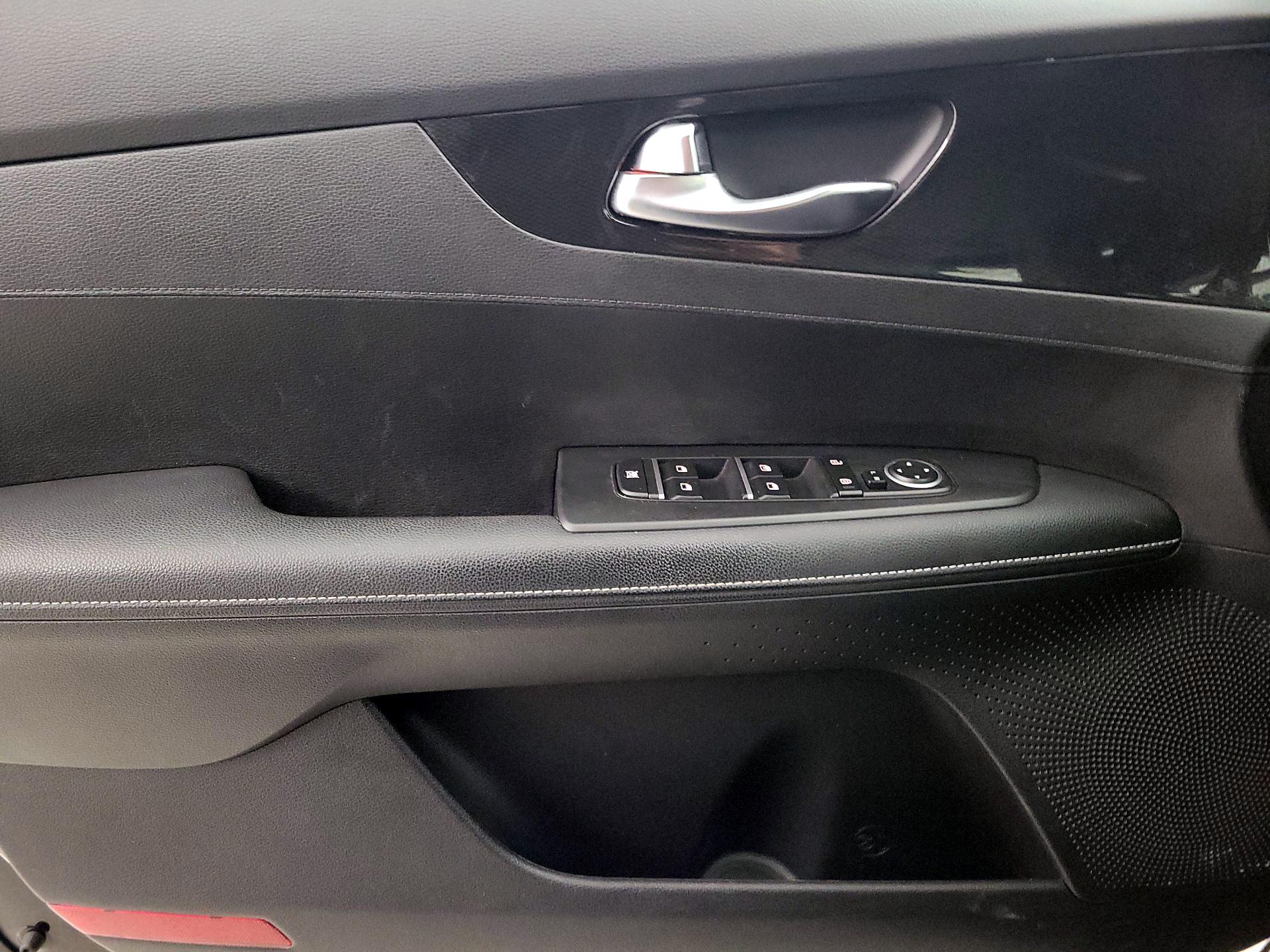 Thumbnail: 2023 Kia Forte - 12