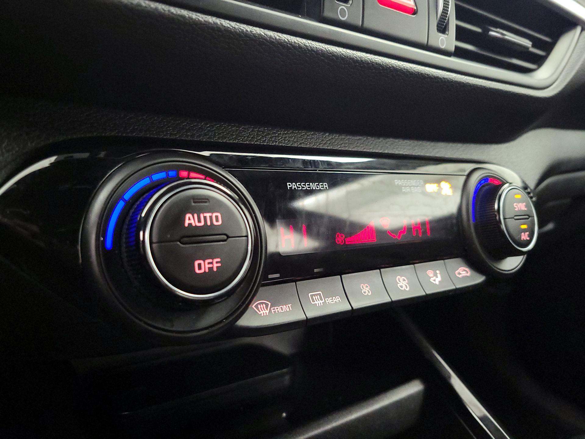 Thumbnail: 2023 Kia Forte - 17