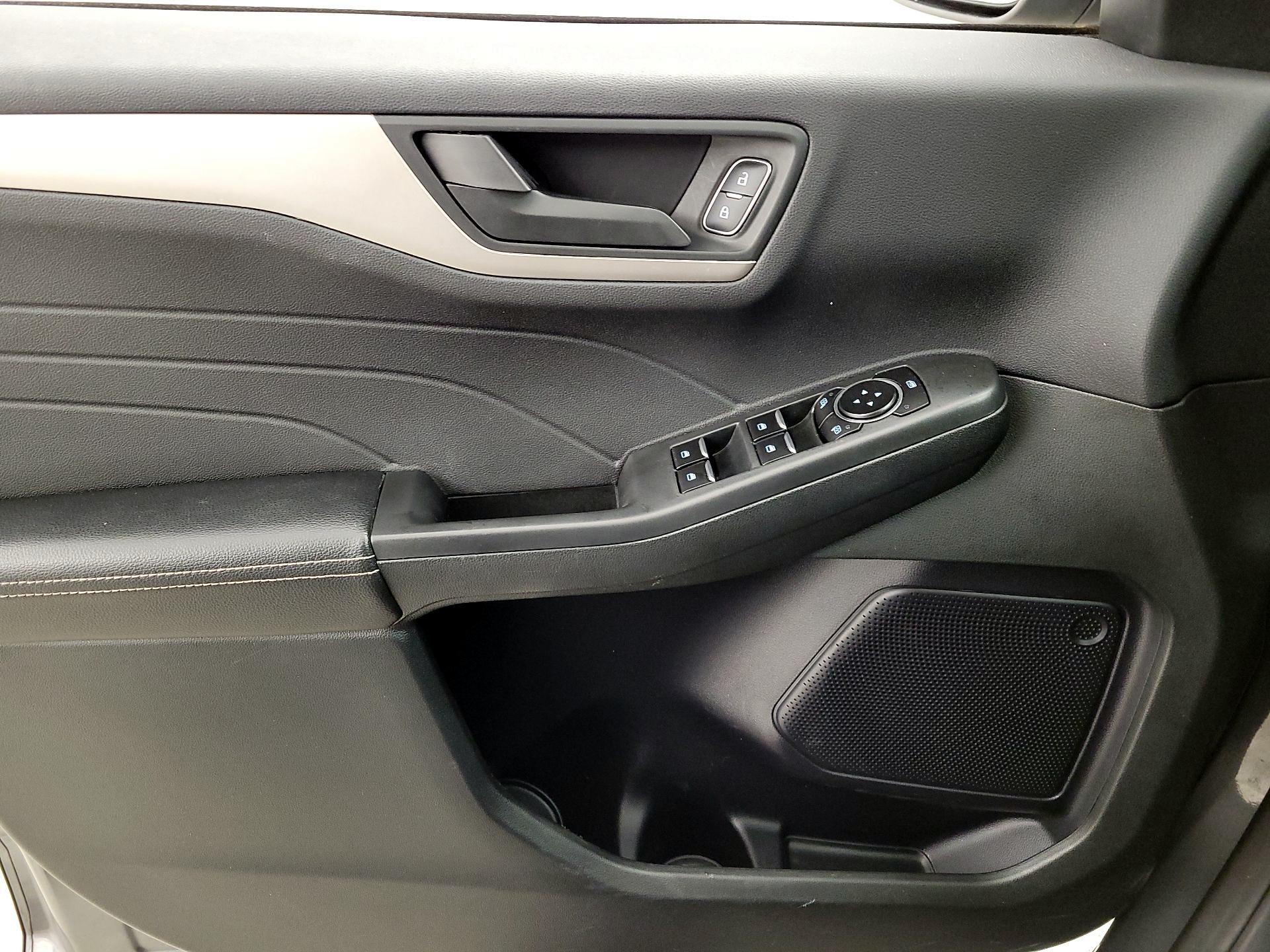 Thumbnail: 2022 Ford Escape - 12