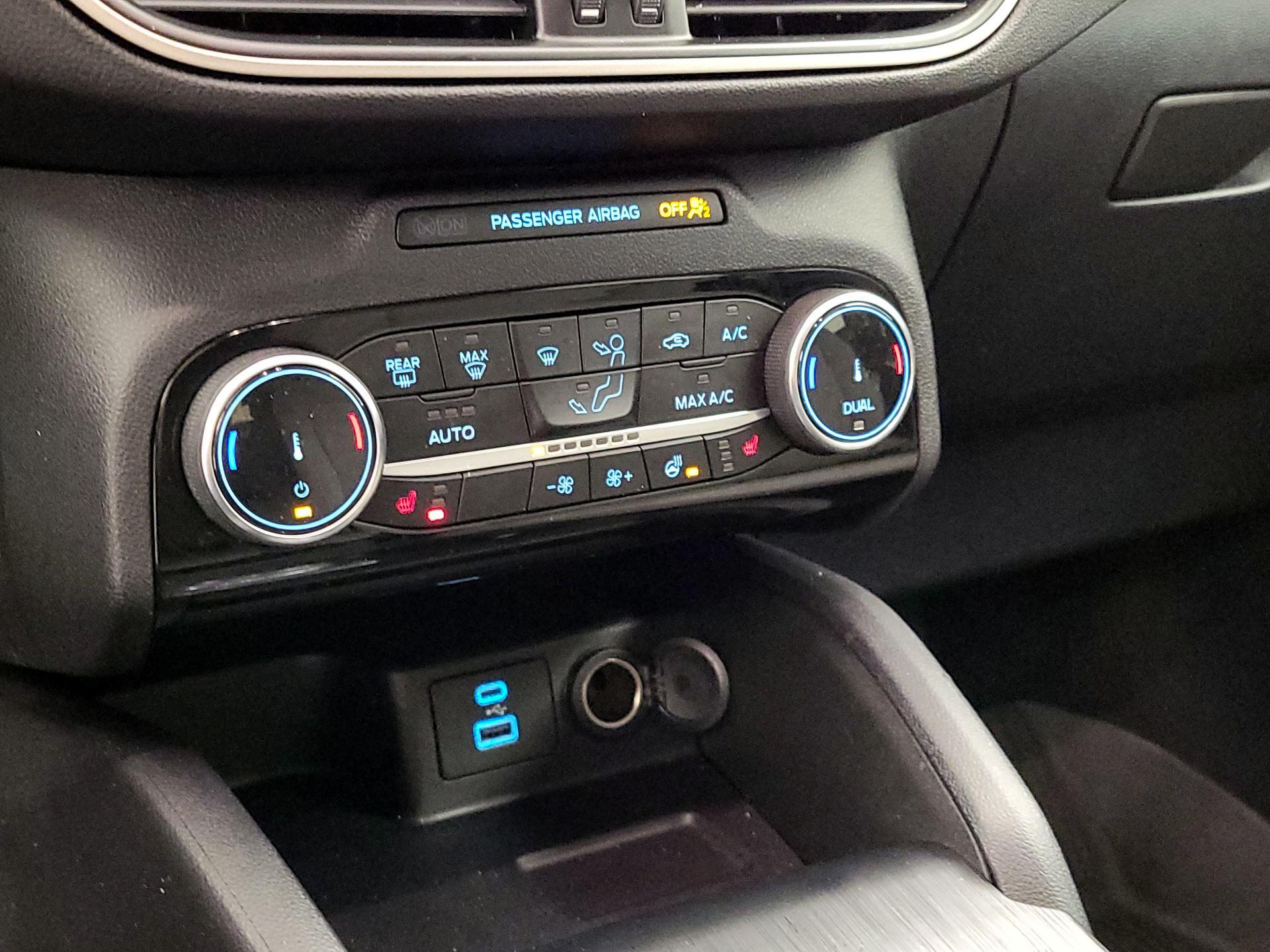 Thumbnail: 2022 Ford Escape - 16