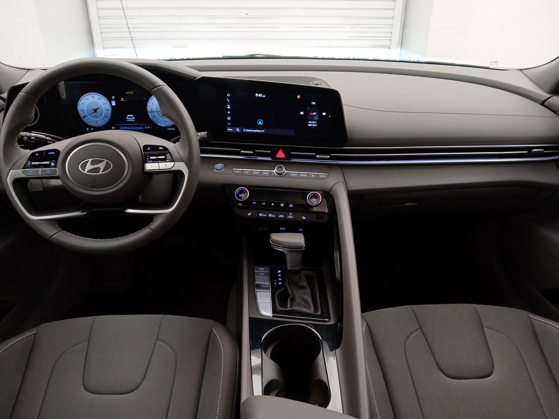 Thumbnail: 2024 Hyundai Elantra - 9