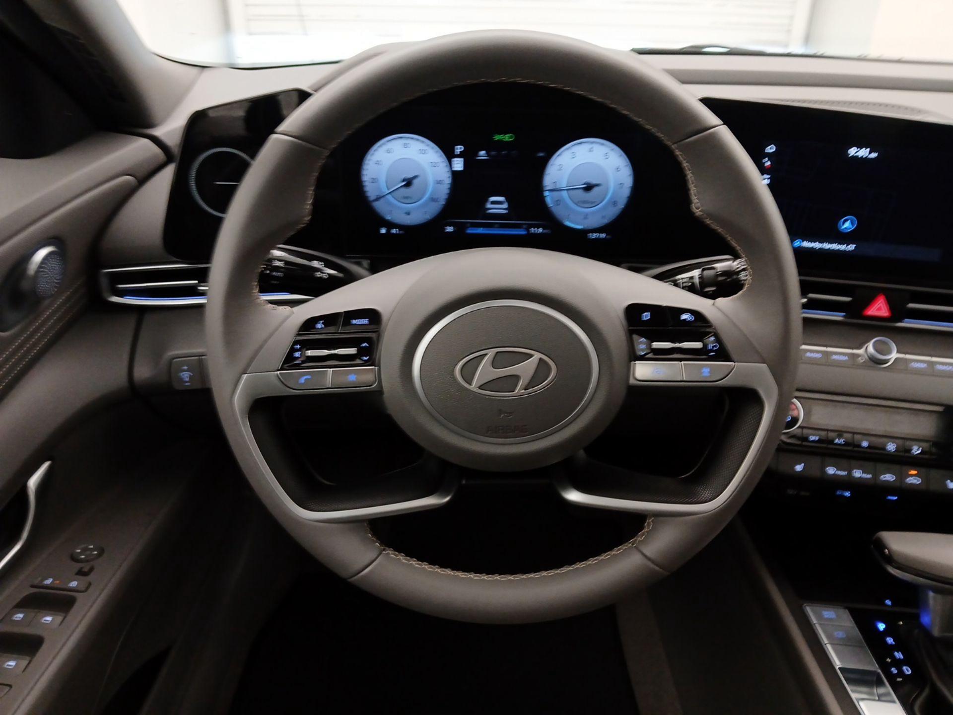 Thumbnail: 2024 Hyundai Elantra - 10