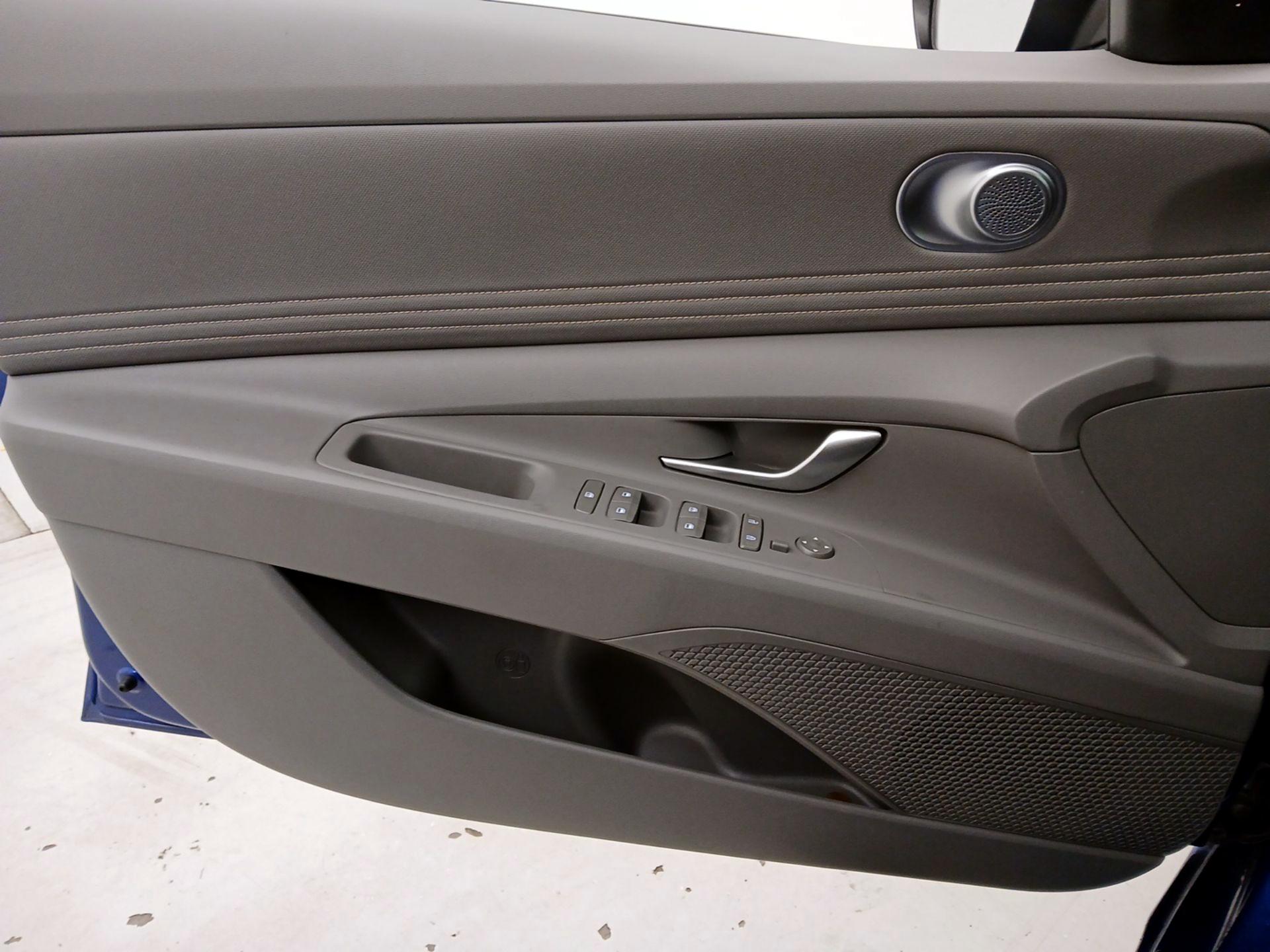 Thumbnail: 2024 Hyundai Elantra - 12