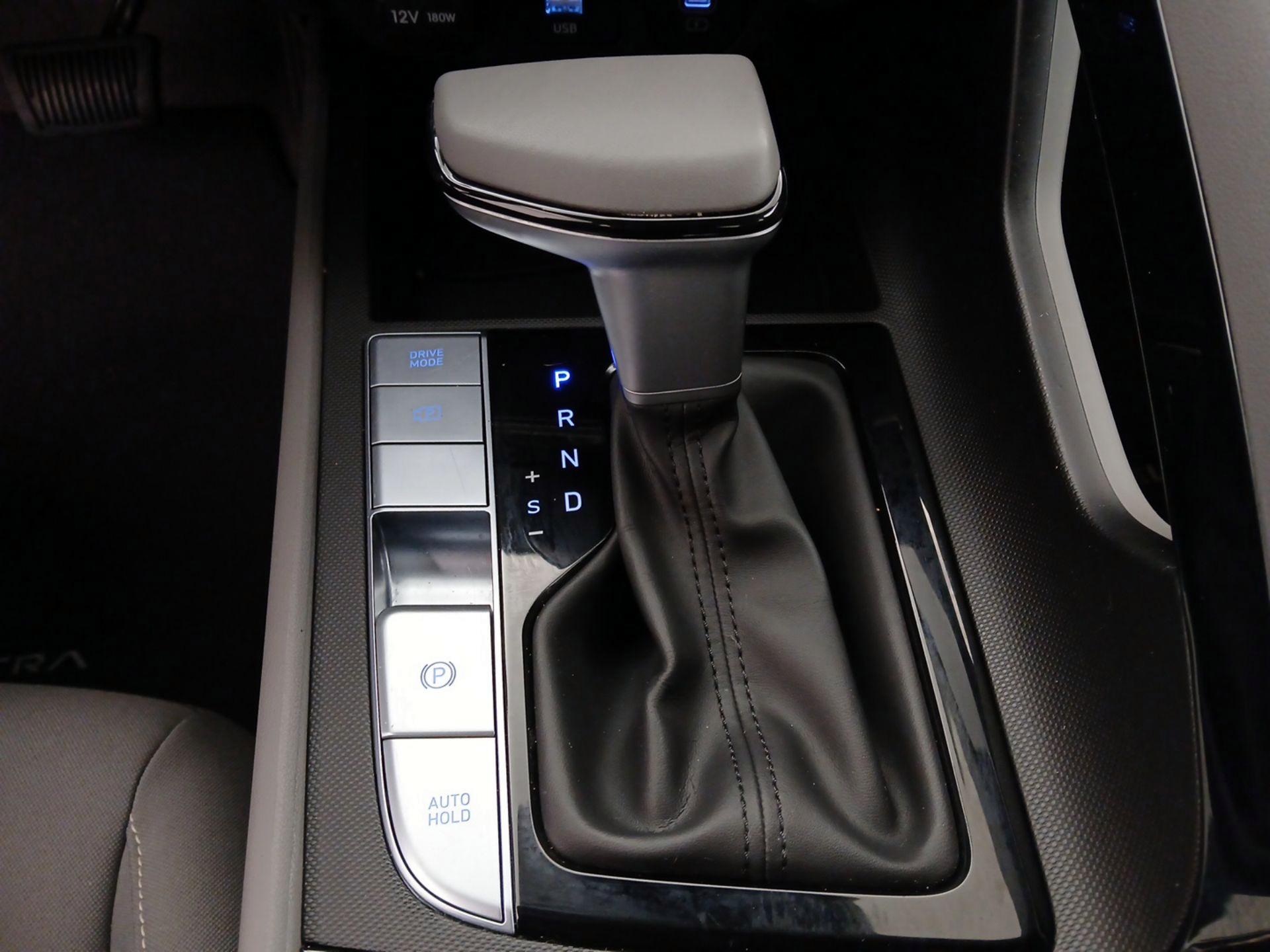 Thumbnail: 2024 Hyundai Elantra - 18