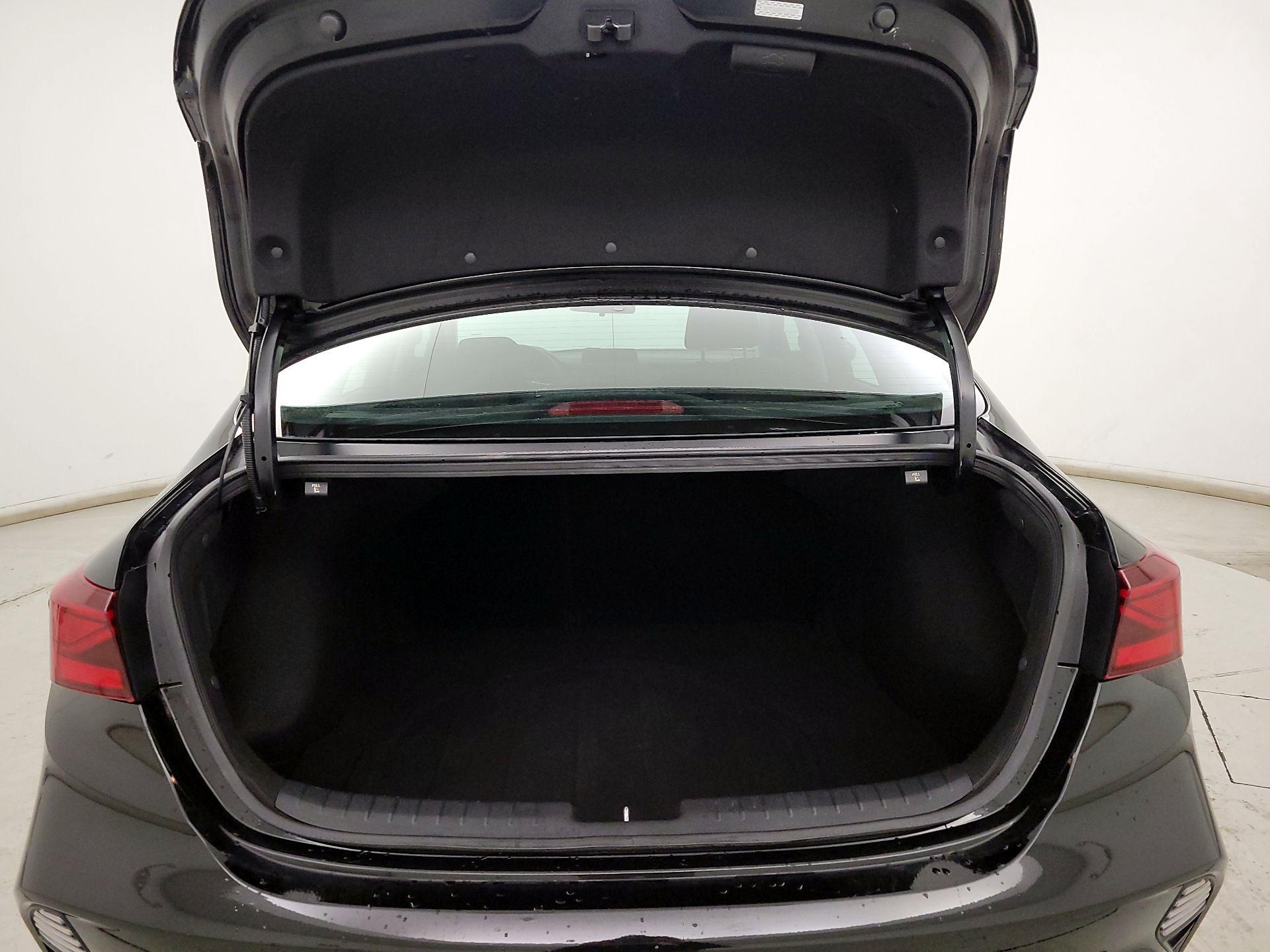 Thumbnail: 2023 Kia Forte - 20