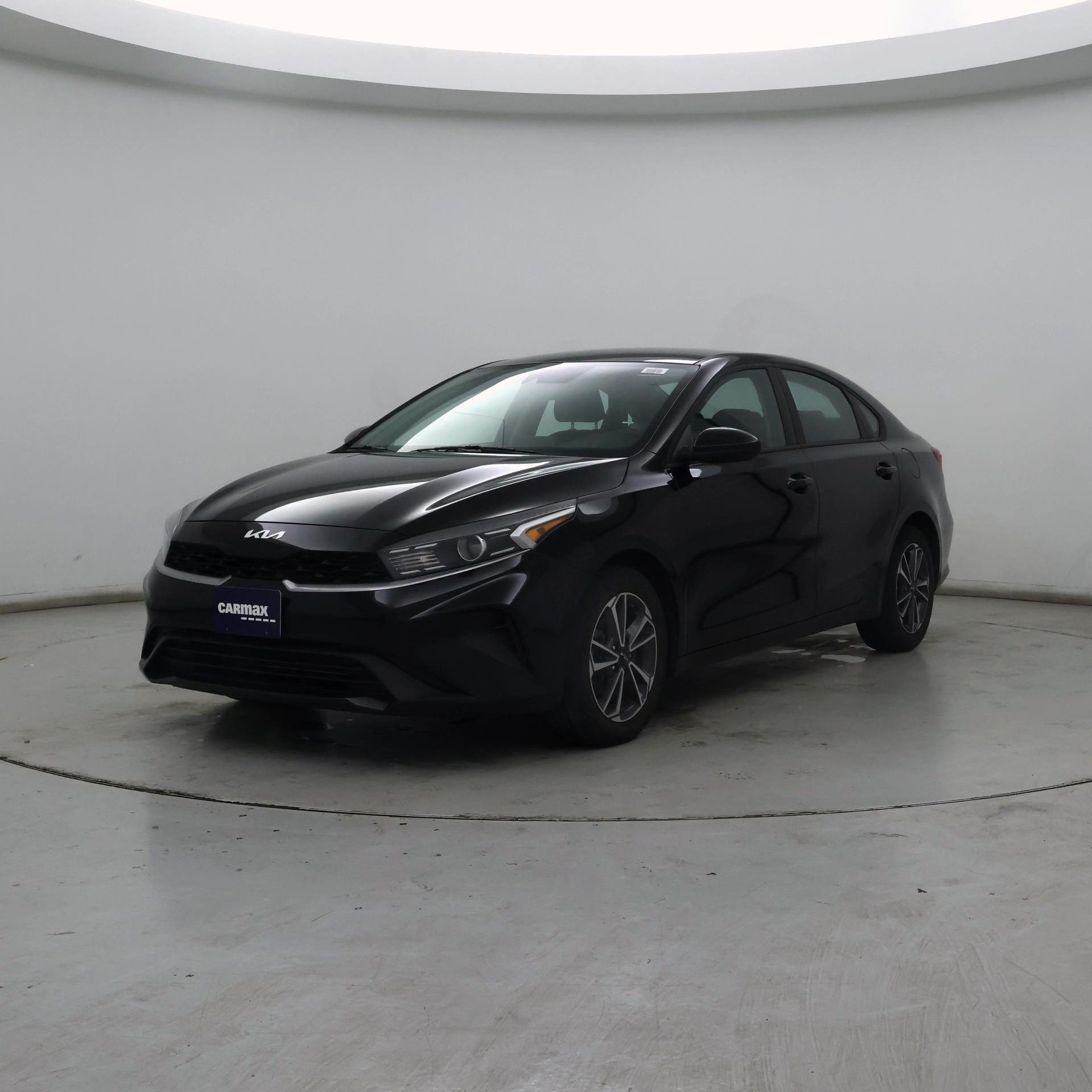 Thumbnail: 2023 Kia Forte - 4