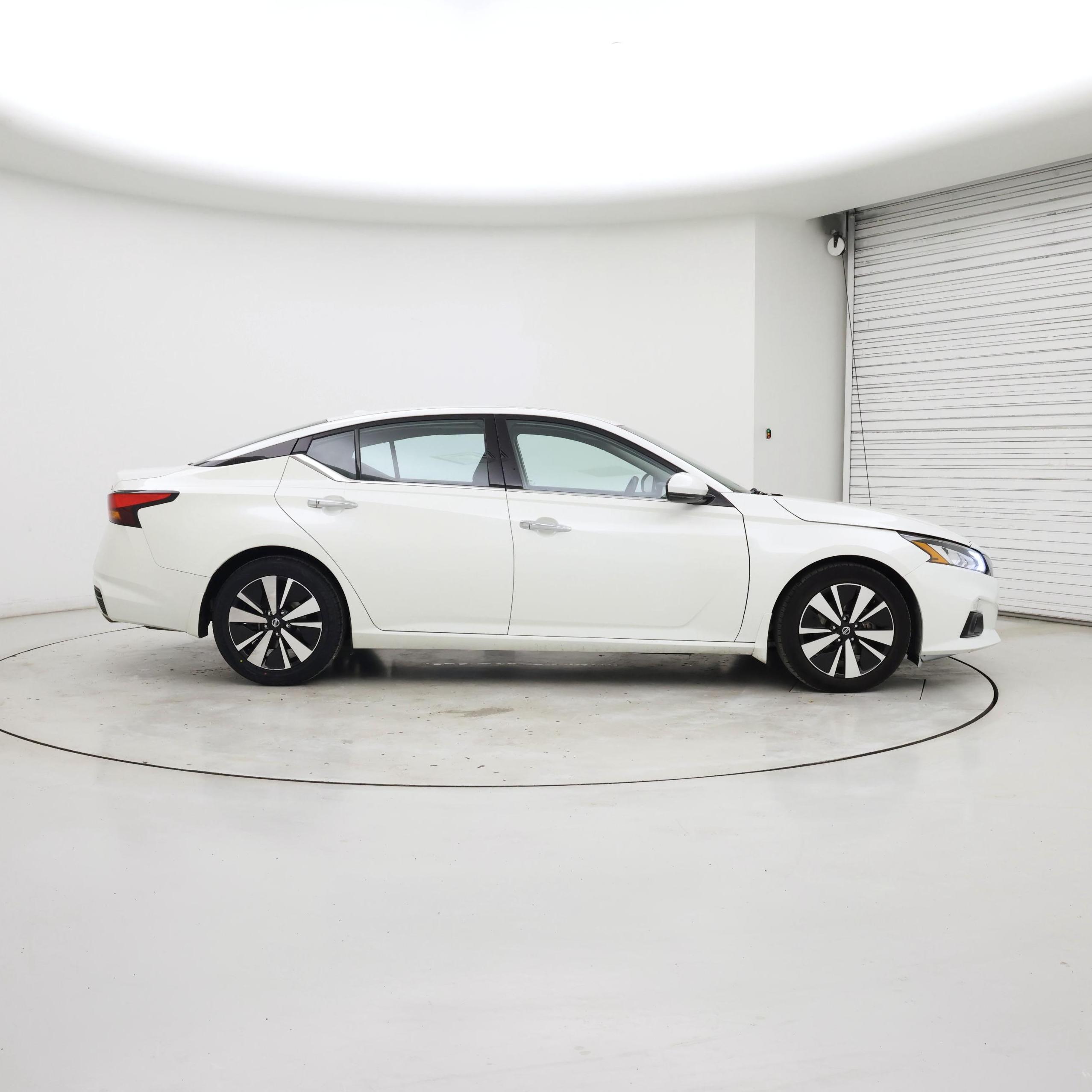 Thumbnail: 2021 Nissan Altima - 7