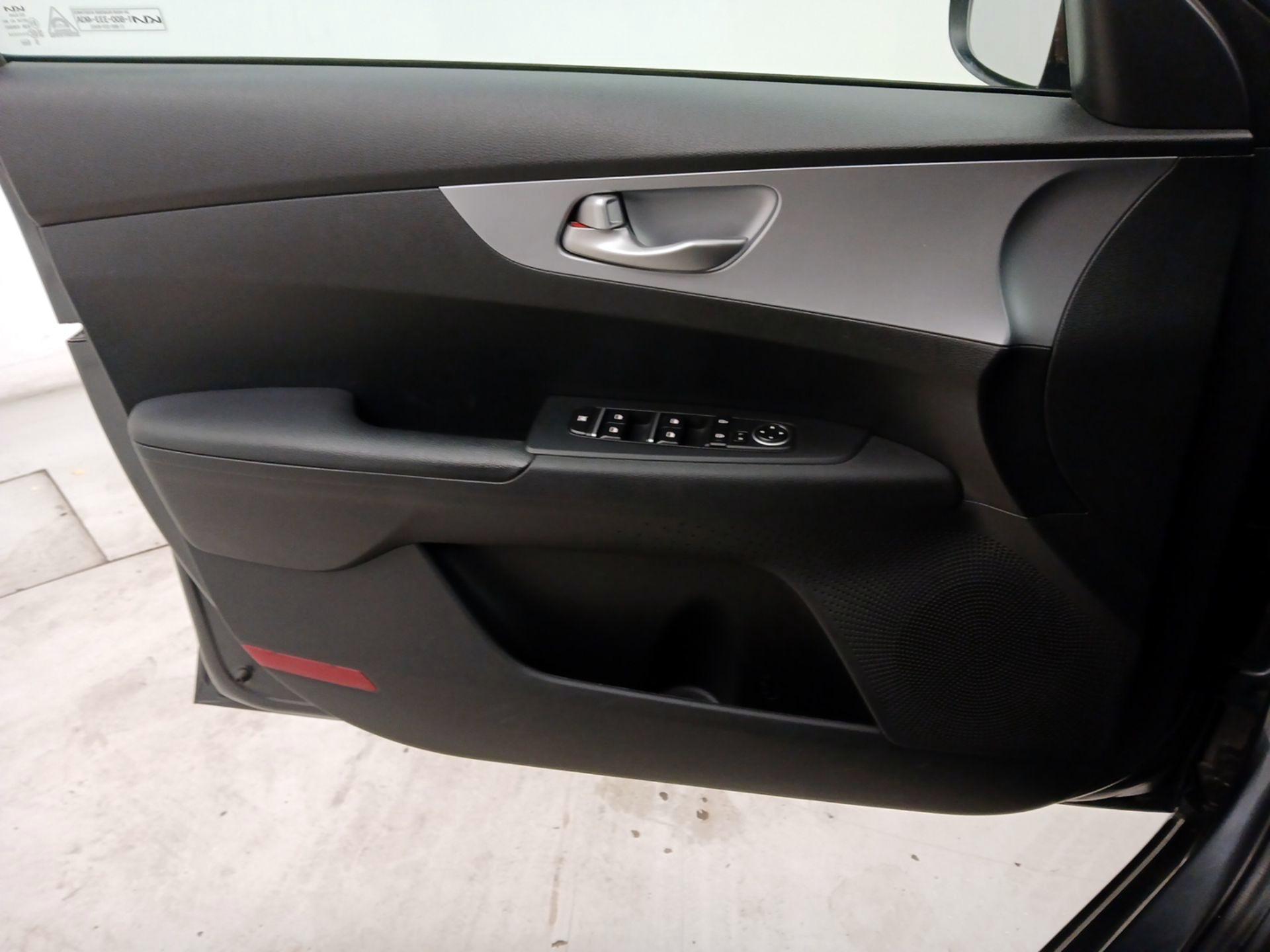 Thumbnail: 2023 Kia Forte - 12