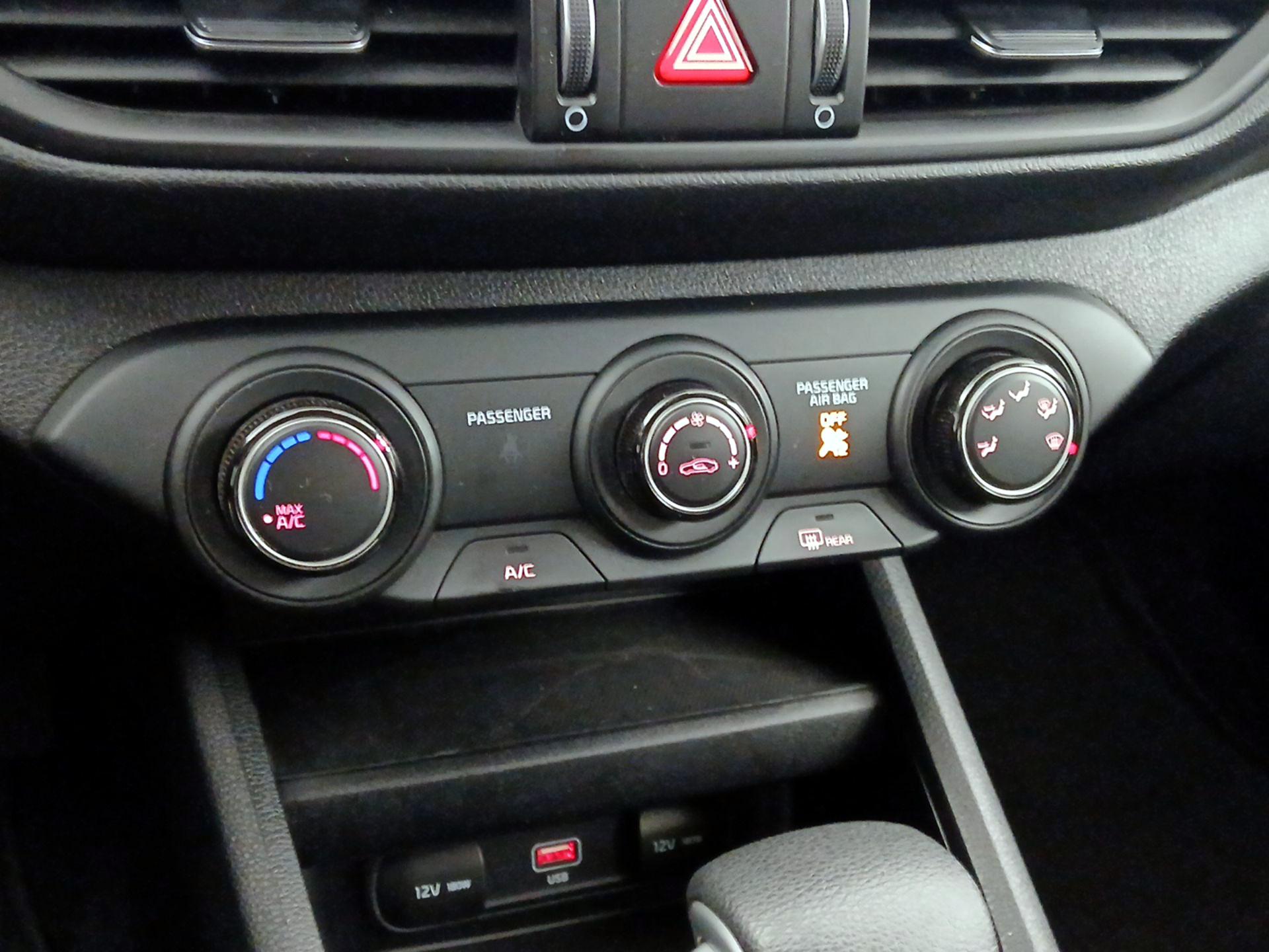 Thumbnail: 2023 Kia Forte - 16