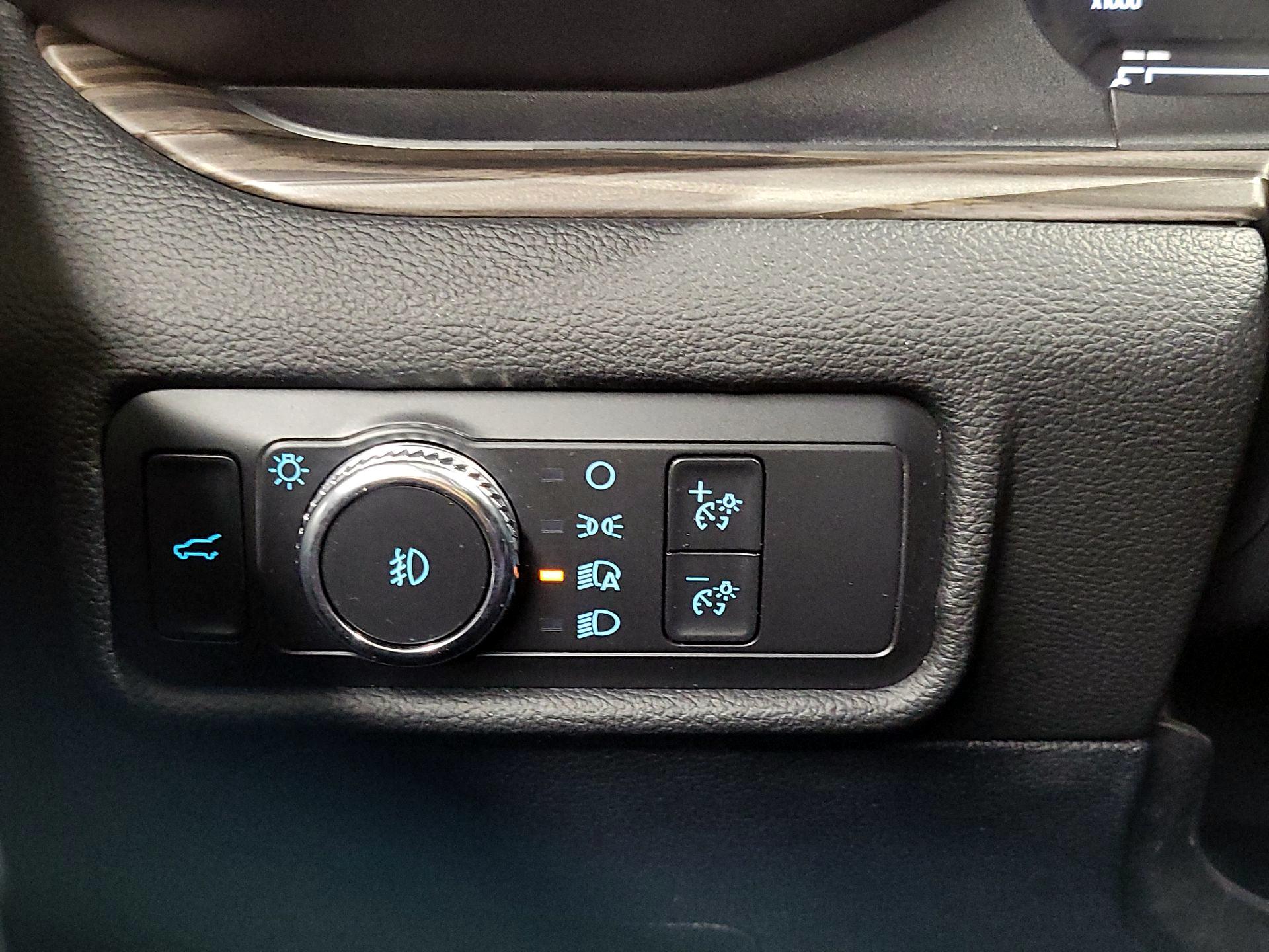 Thumbnail: 2021 Ford Explorer - 13