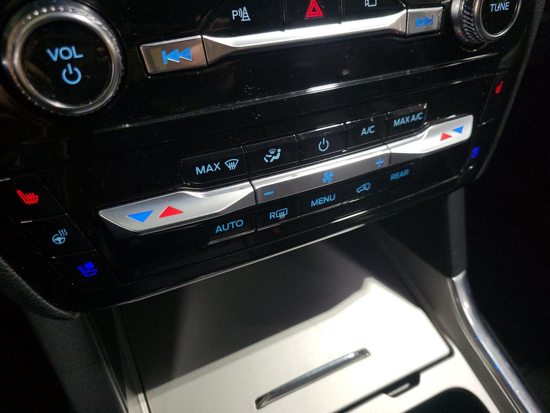 Thumbnail: 2021 Ford Explorer - 17