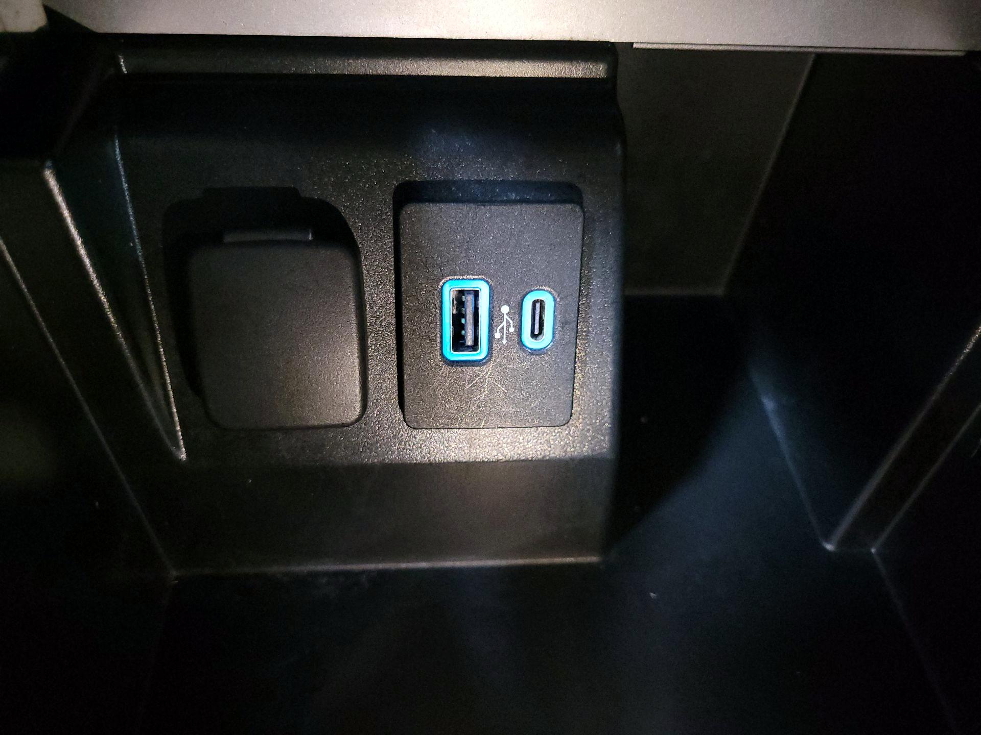 Thumbnail: 2021 Ford Explorer - 19