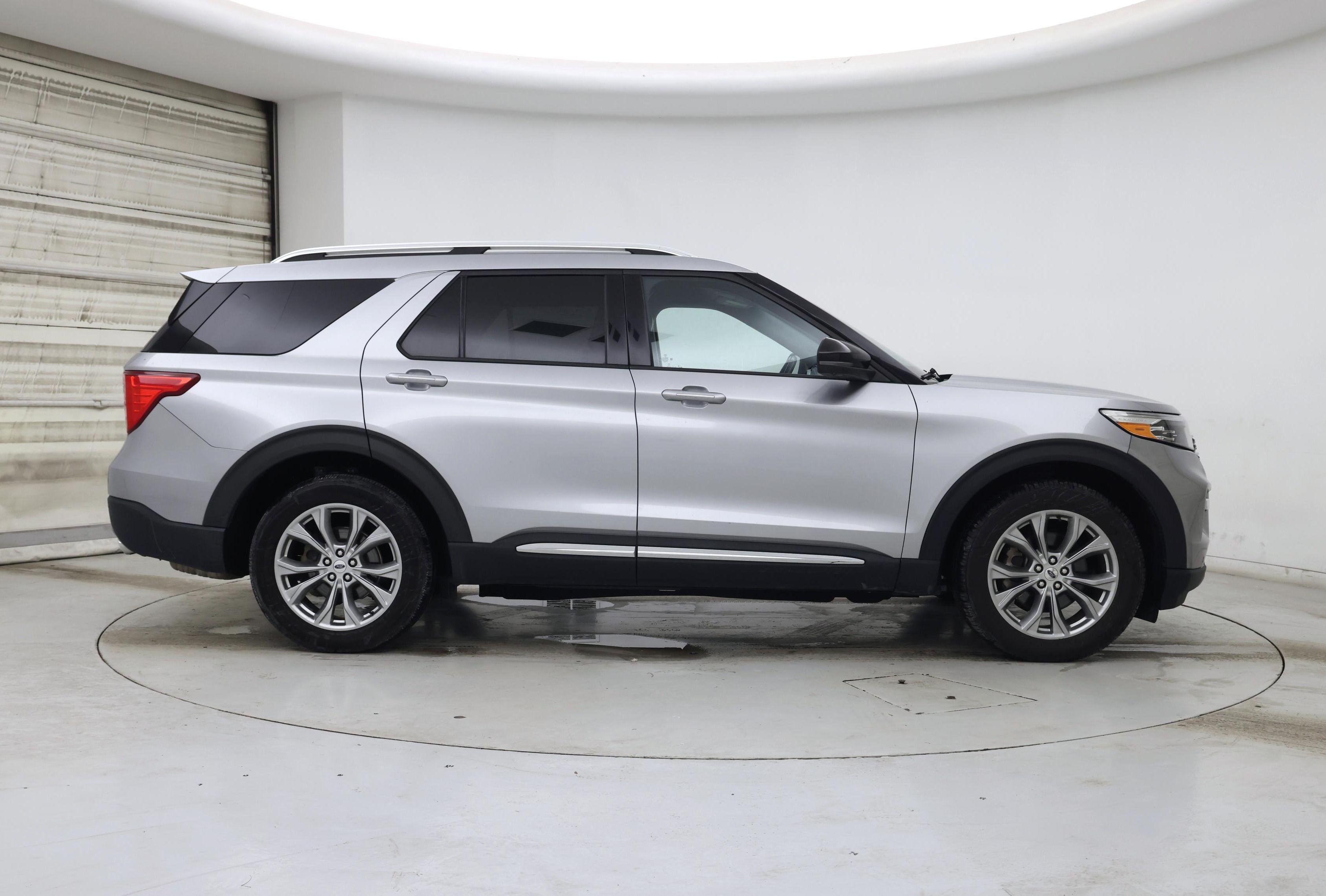 Thumbnail: 2021 Ford Explorer - 7
