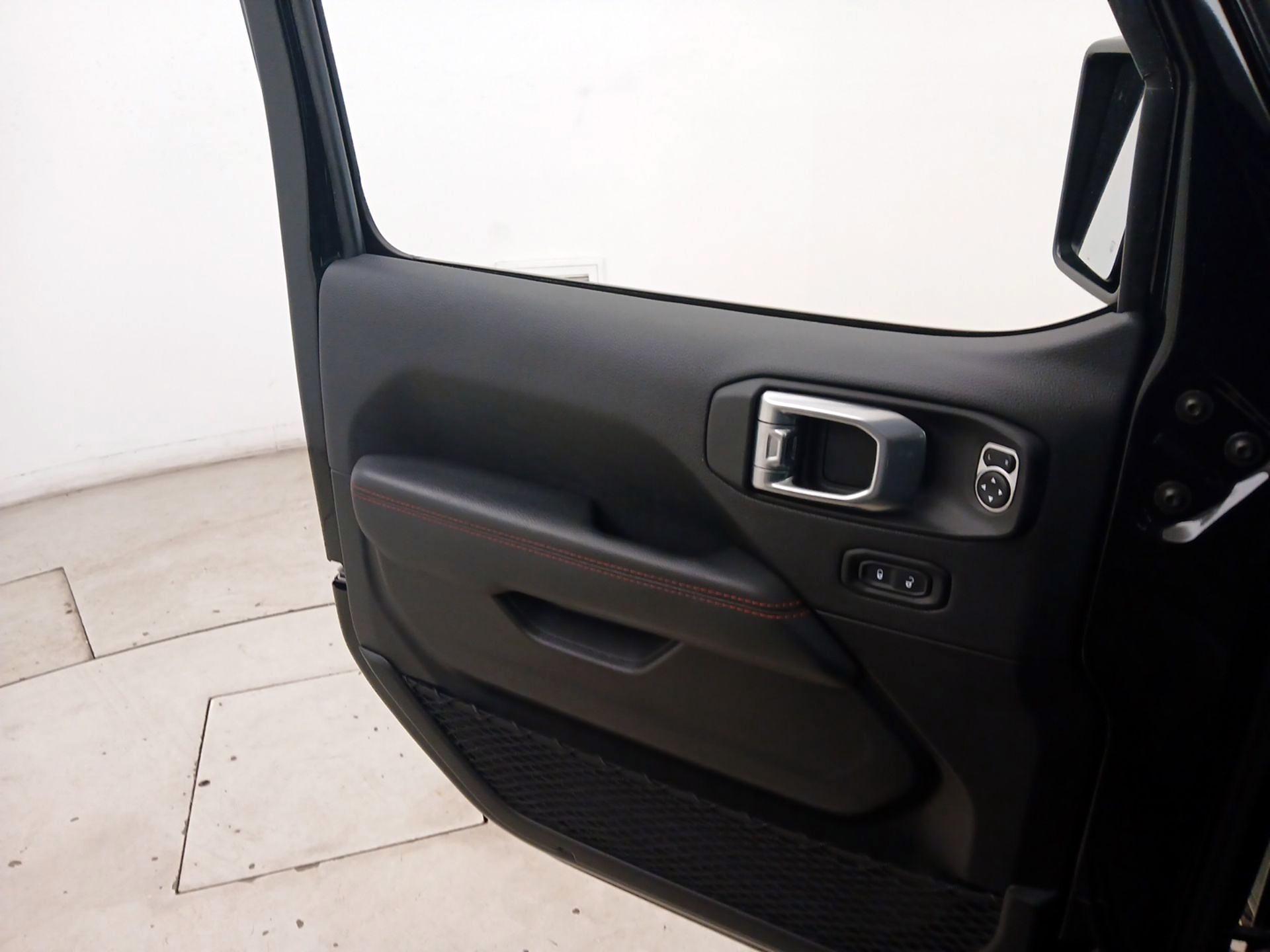 Thumbnail: 2021 Jeep Gladiator - 12