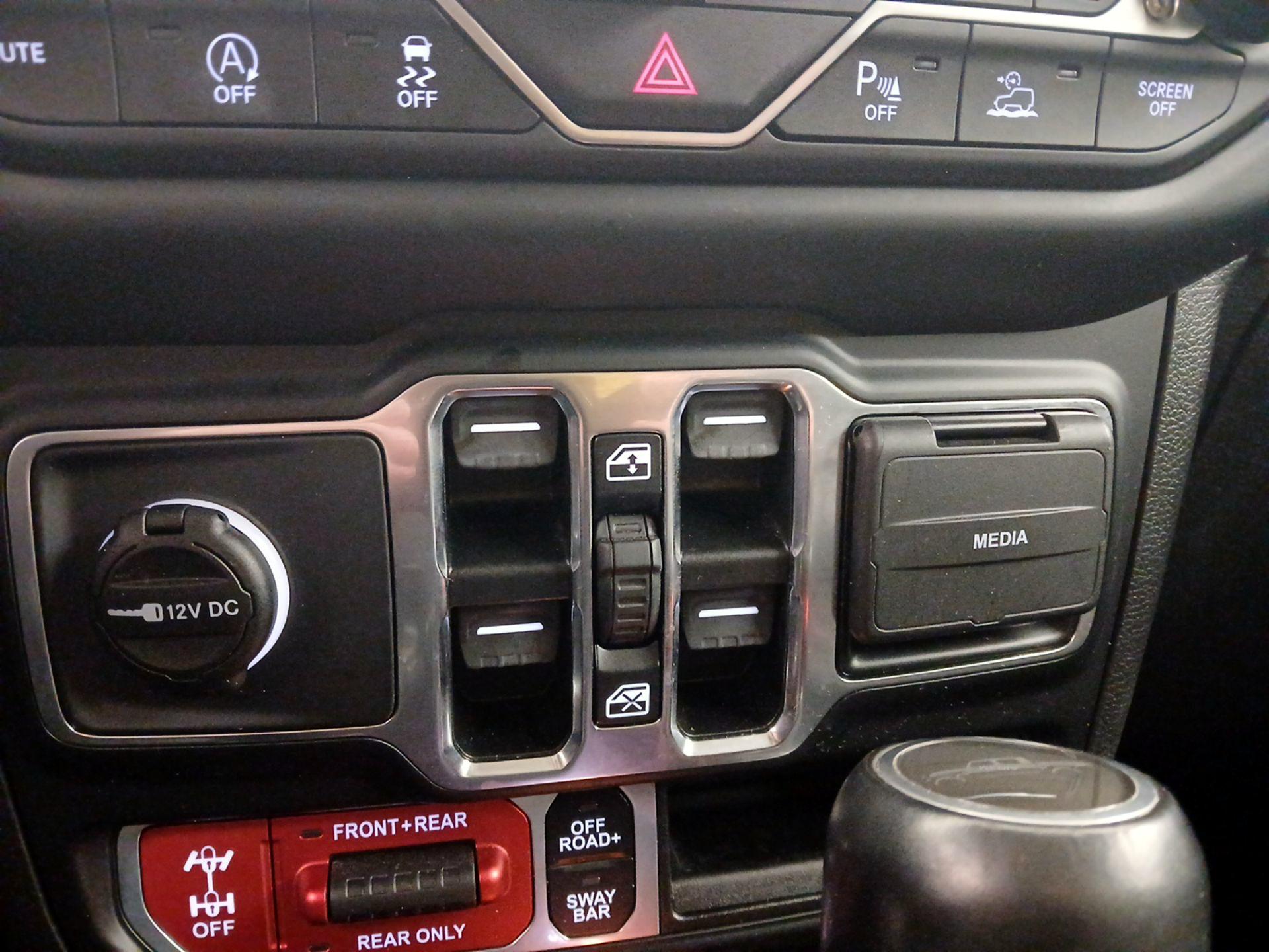 Thumbnail: 2021 Jeep Gladiator - 18