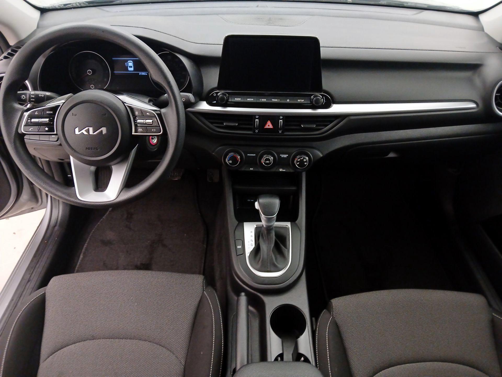 Thumbnail: 2023 Kia Forte - 9