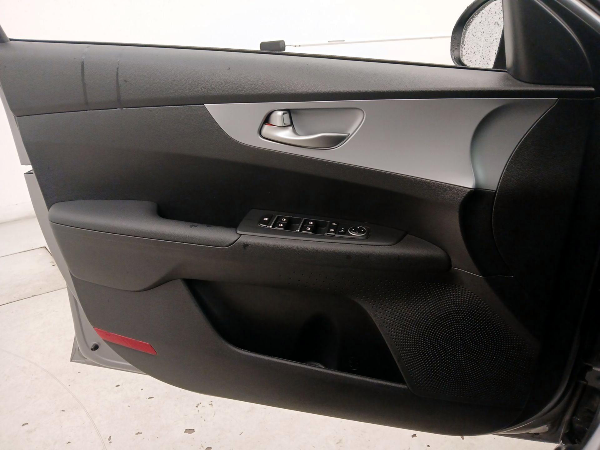 Thumbnail: 2023 Kia Forte - 12