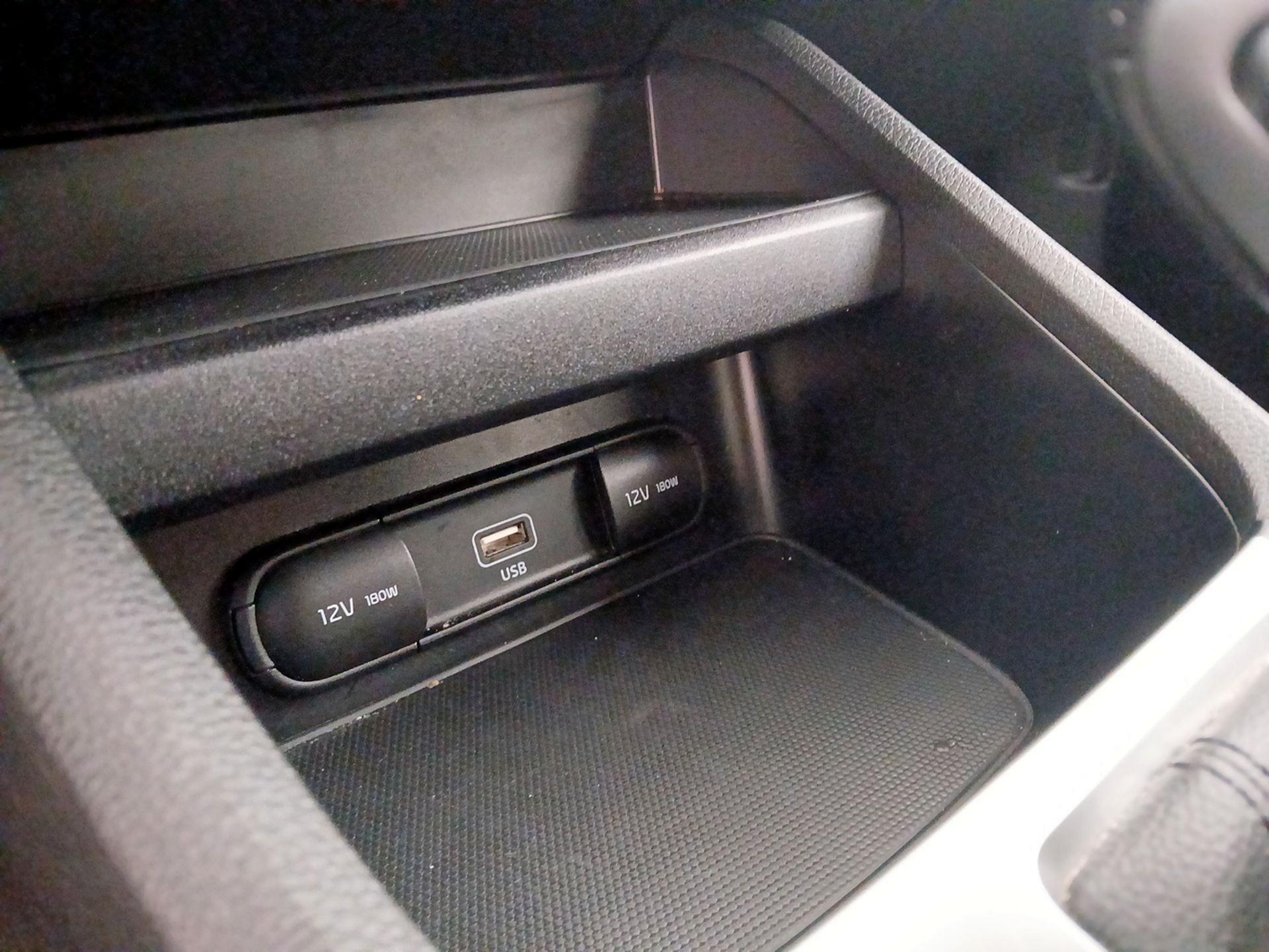 Thumbnail: 2023 Kia Forte - 18