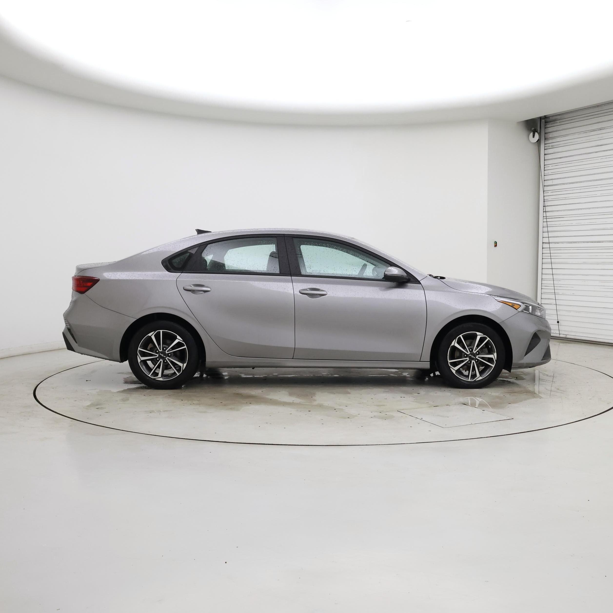 Thumbnail: 2023 Kia Forte - 7