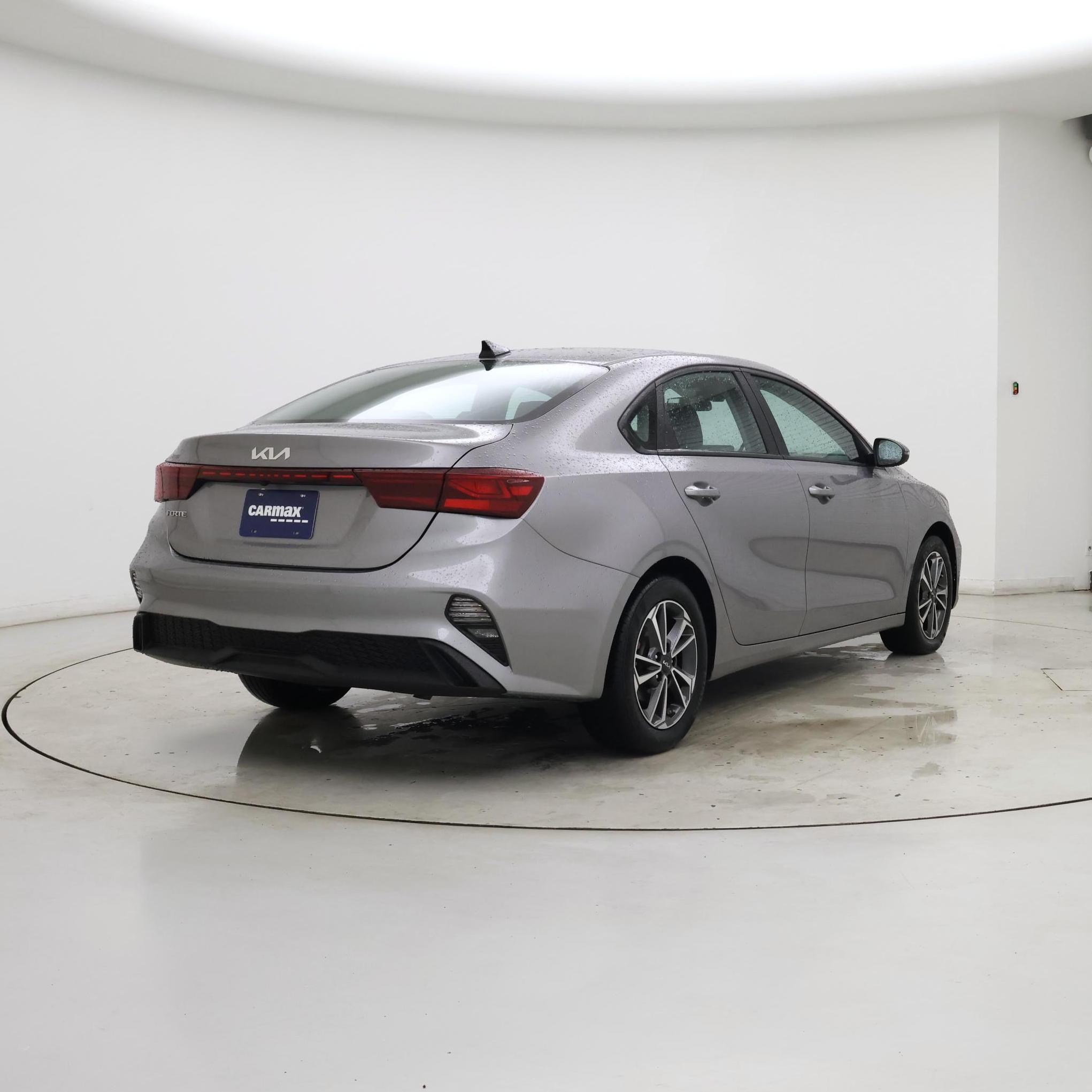 Thumbnail: 2023 Kia Forte - 8