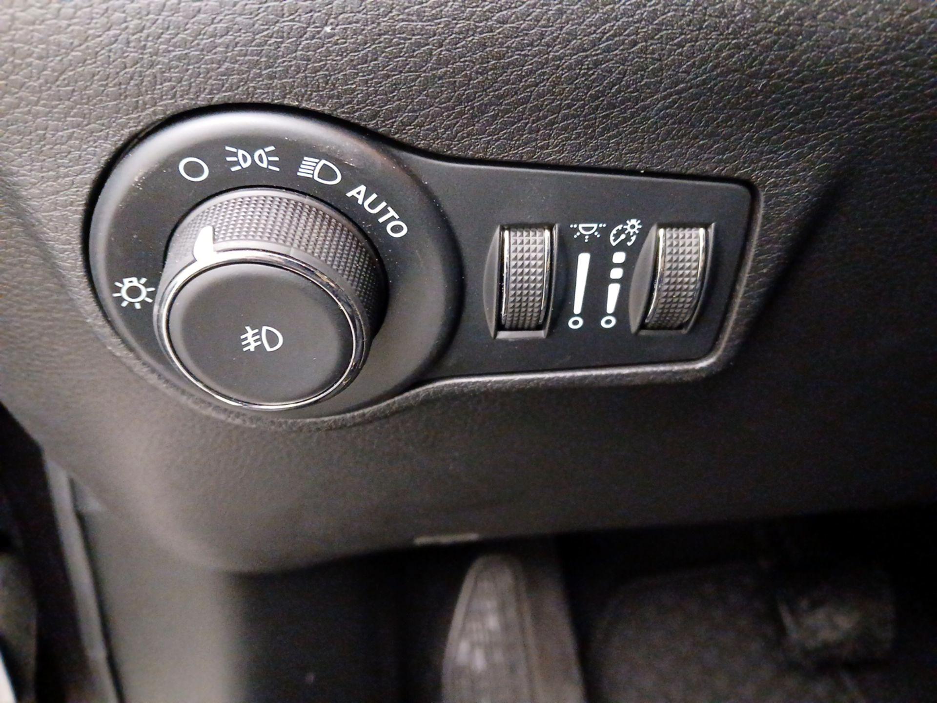 Thumbnail: 2022 Jeep Compass - 13