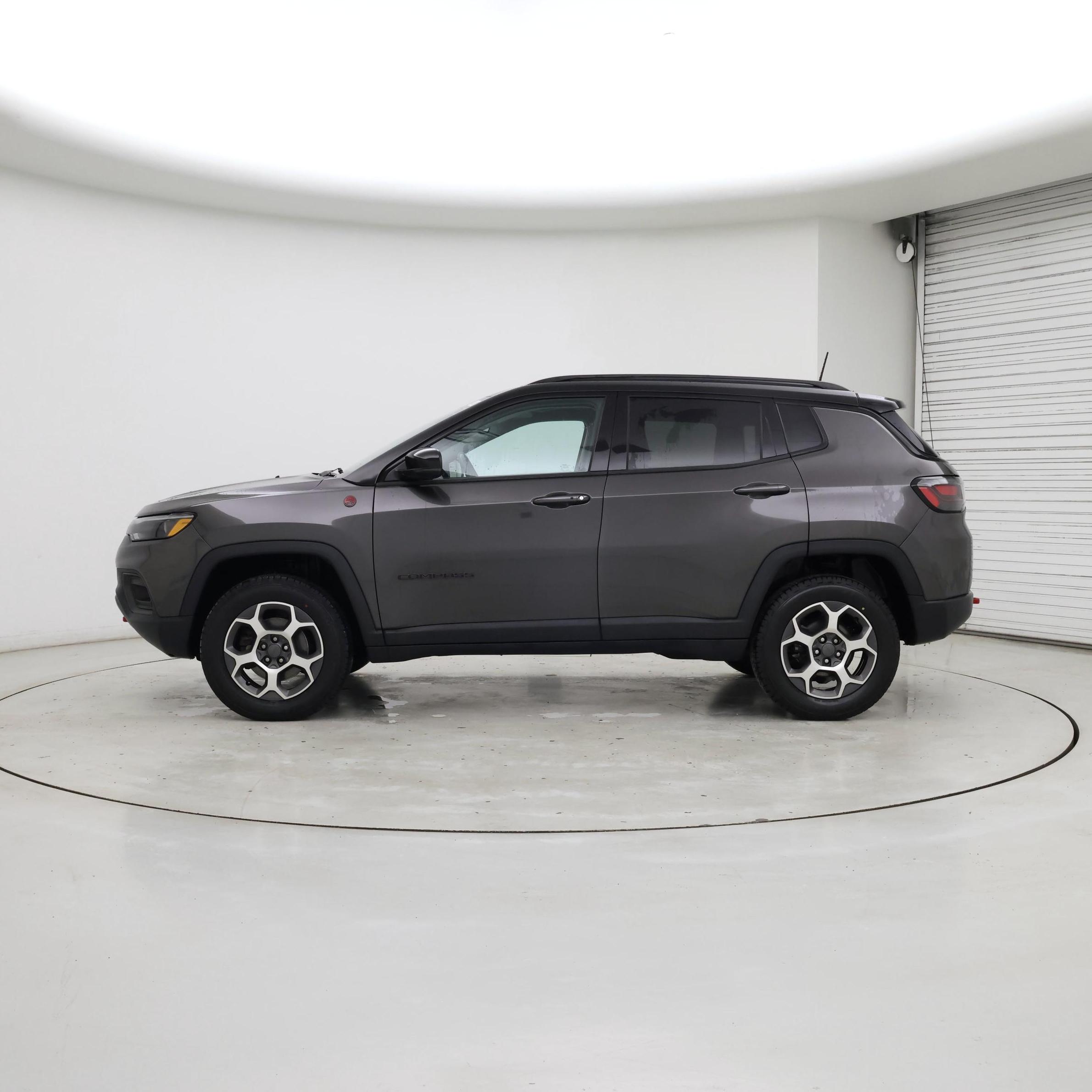 Thumbnail: 2022 Jeep Compass - 3