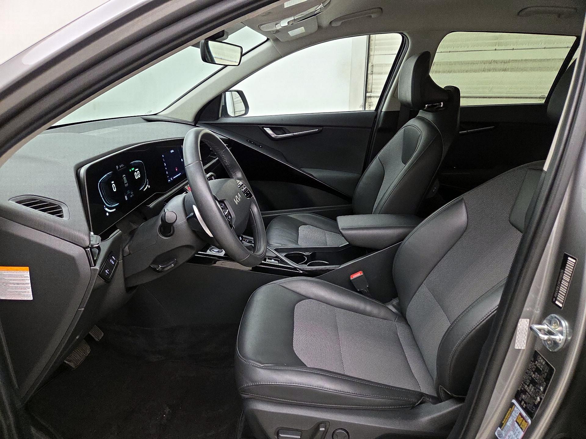 Thumbnail: 2023 Kia Niro - 11