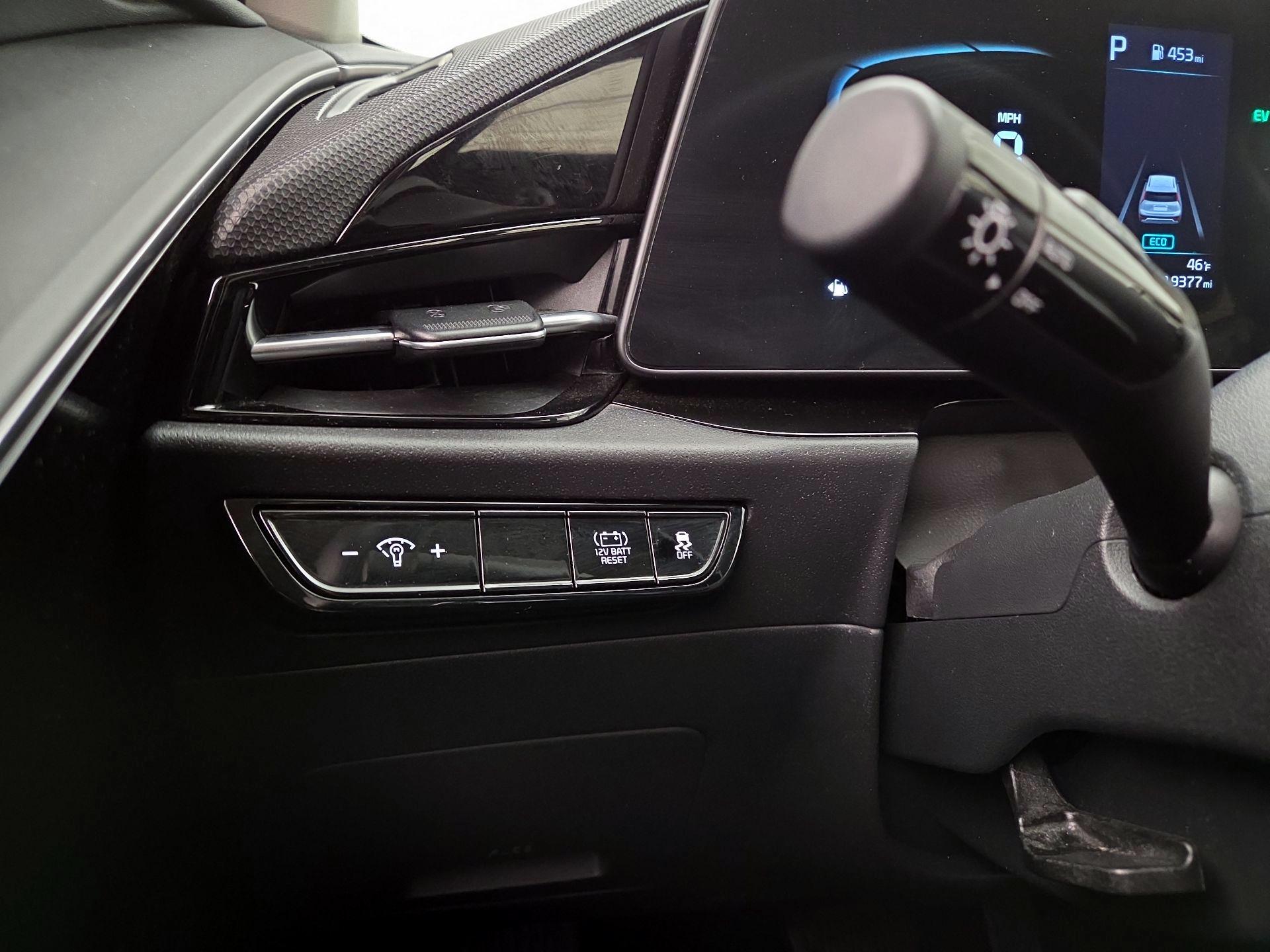 Thumbnail: 2023 Kia Niro - 13