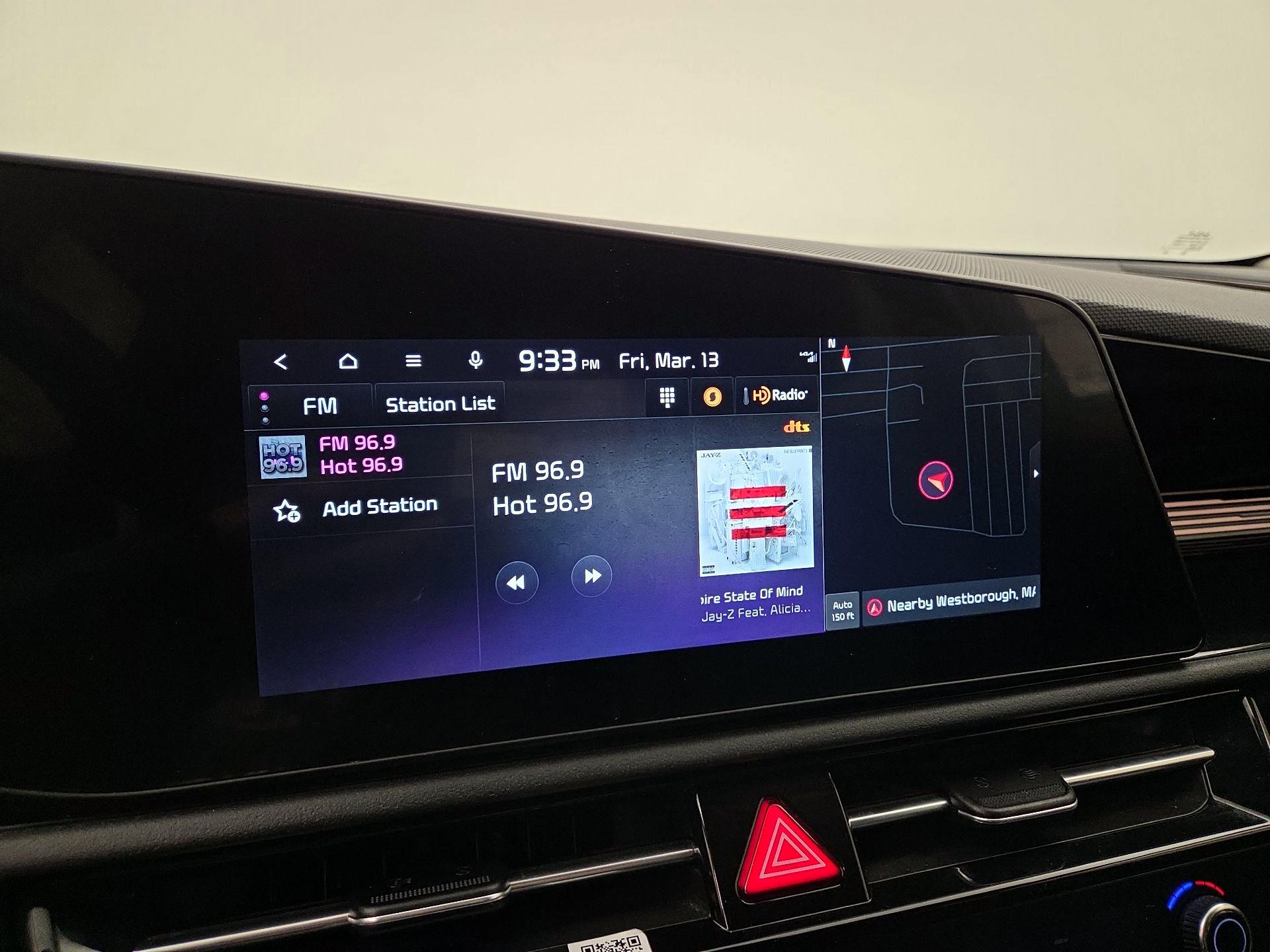 Thumbnail: 2023 Kia Niro - 16